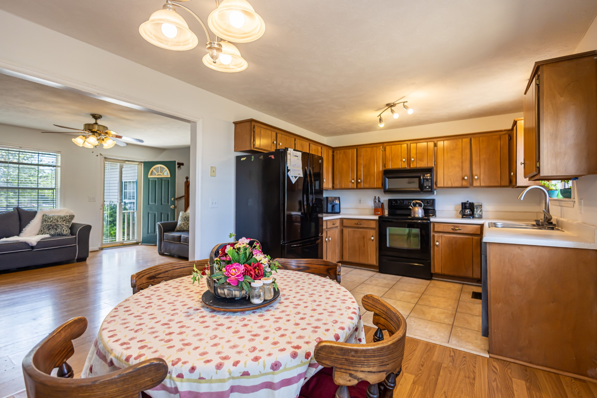 211 Bluewater Ct