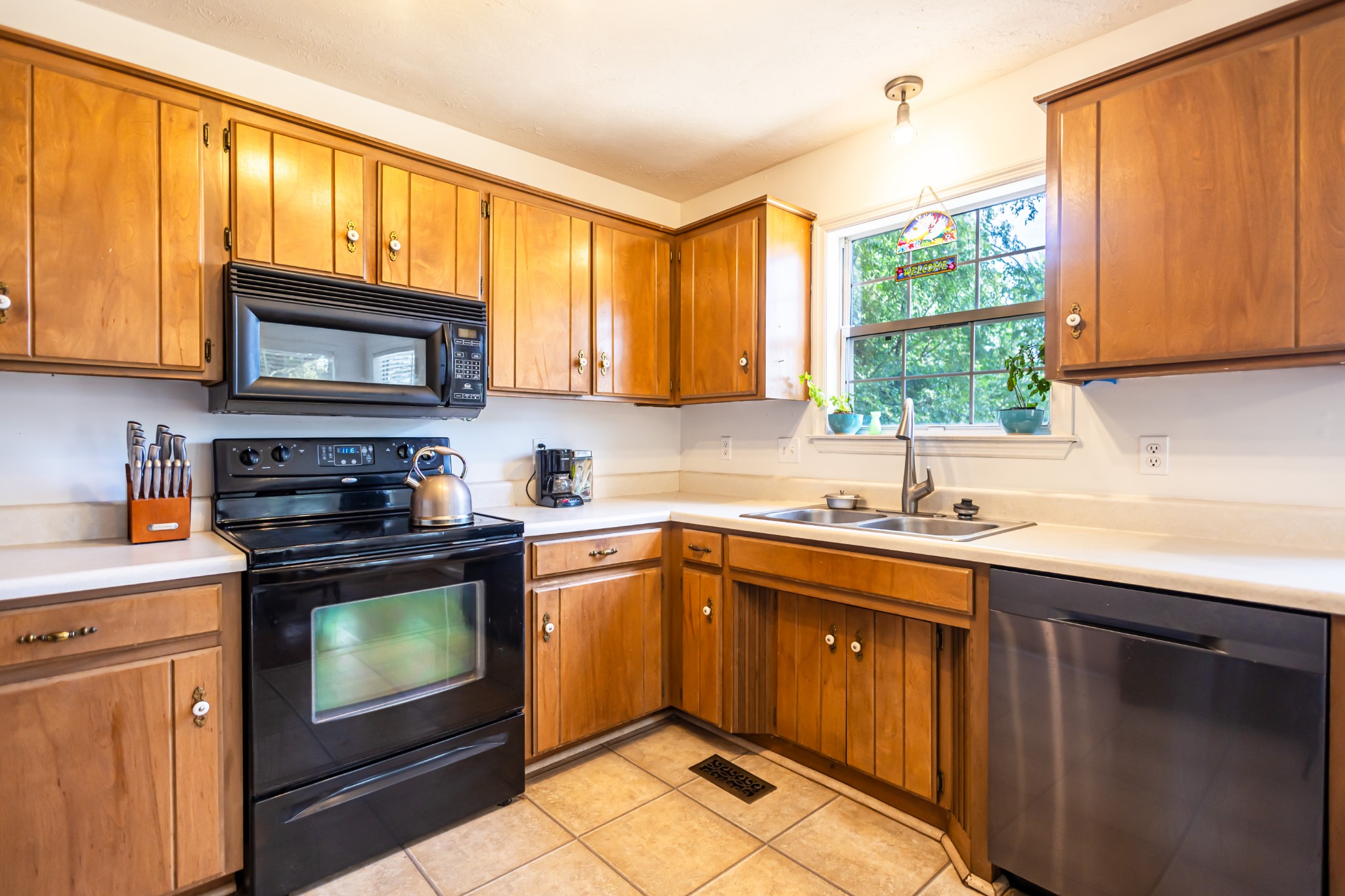 211 Bluewater Ct