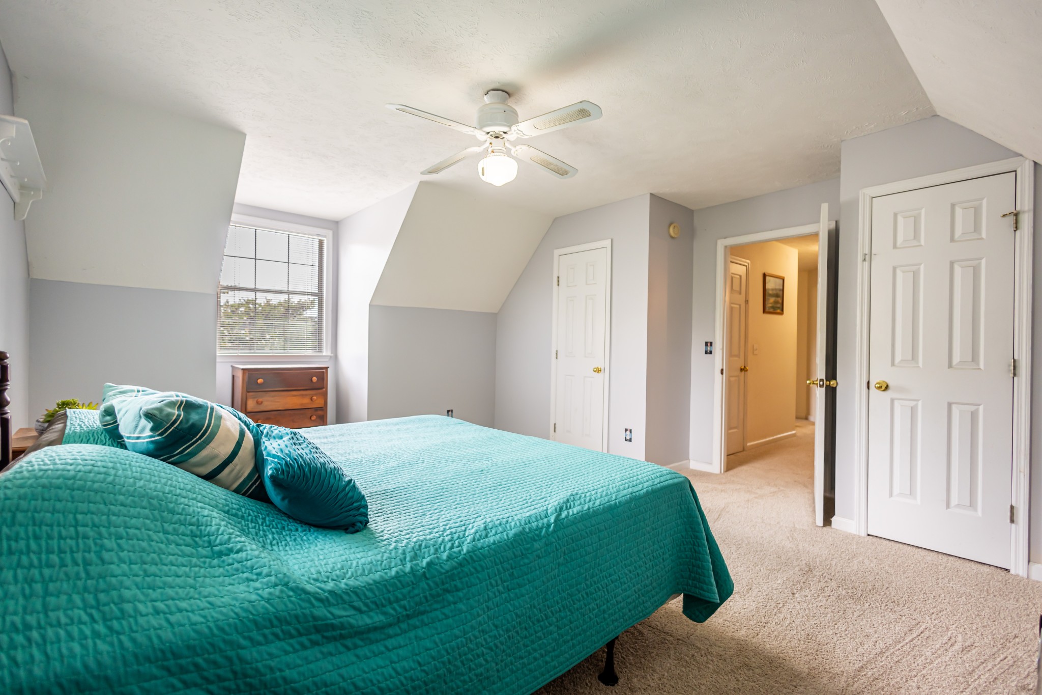 211 Bluewater Ct
