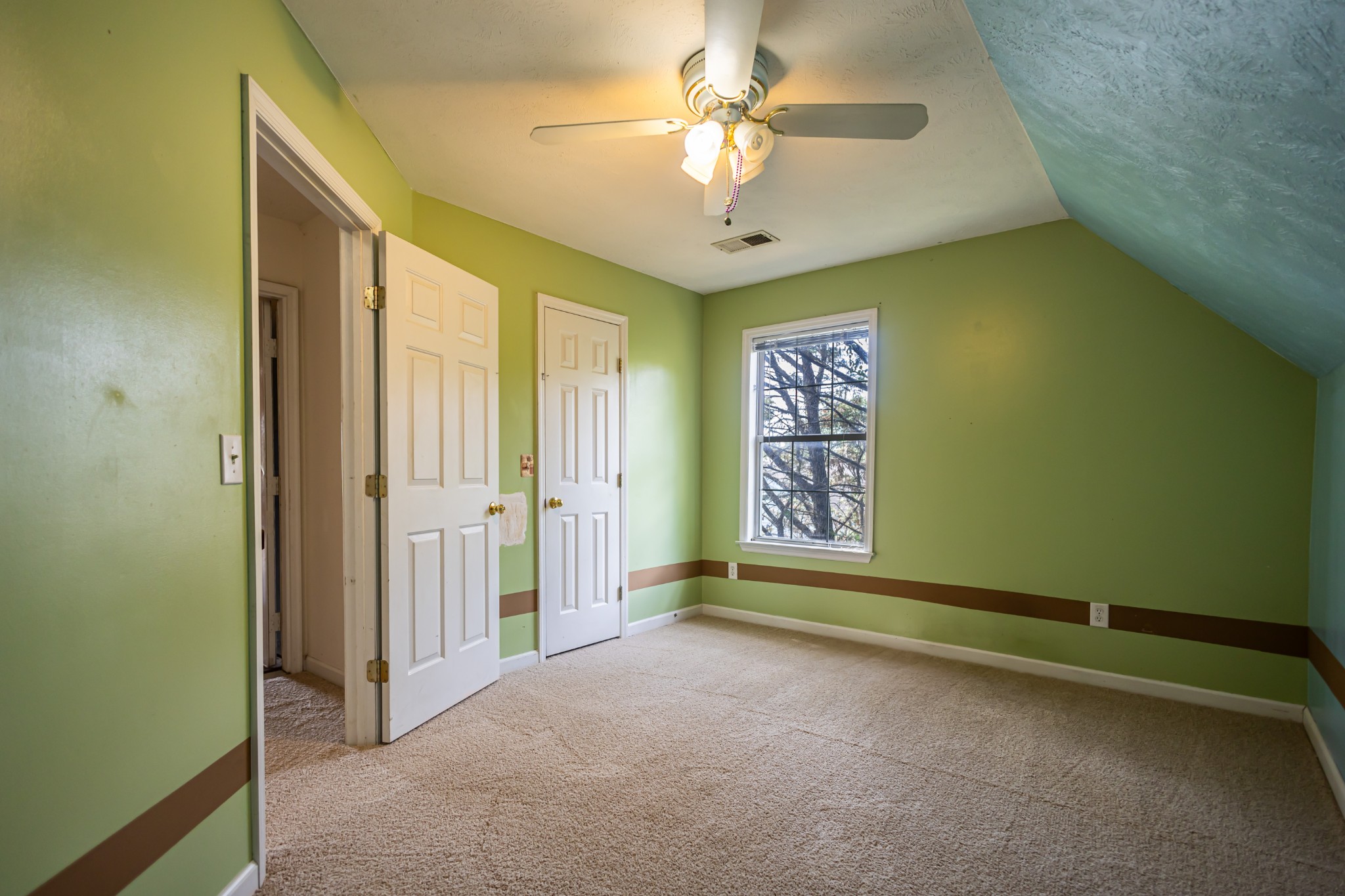 211 Bluewater Ct