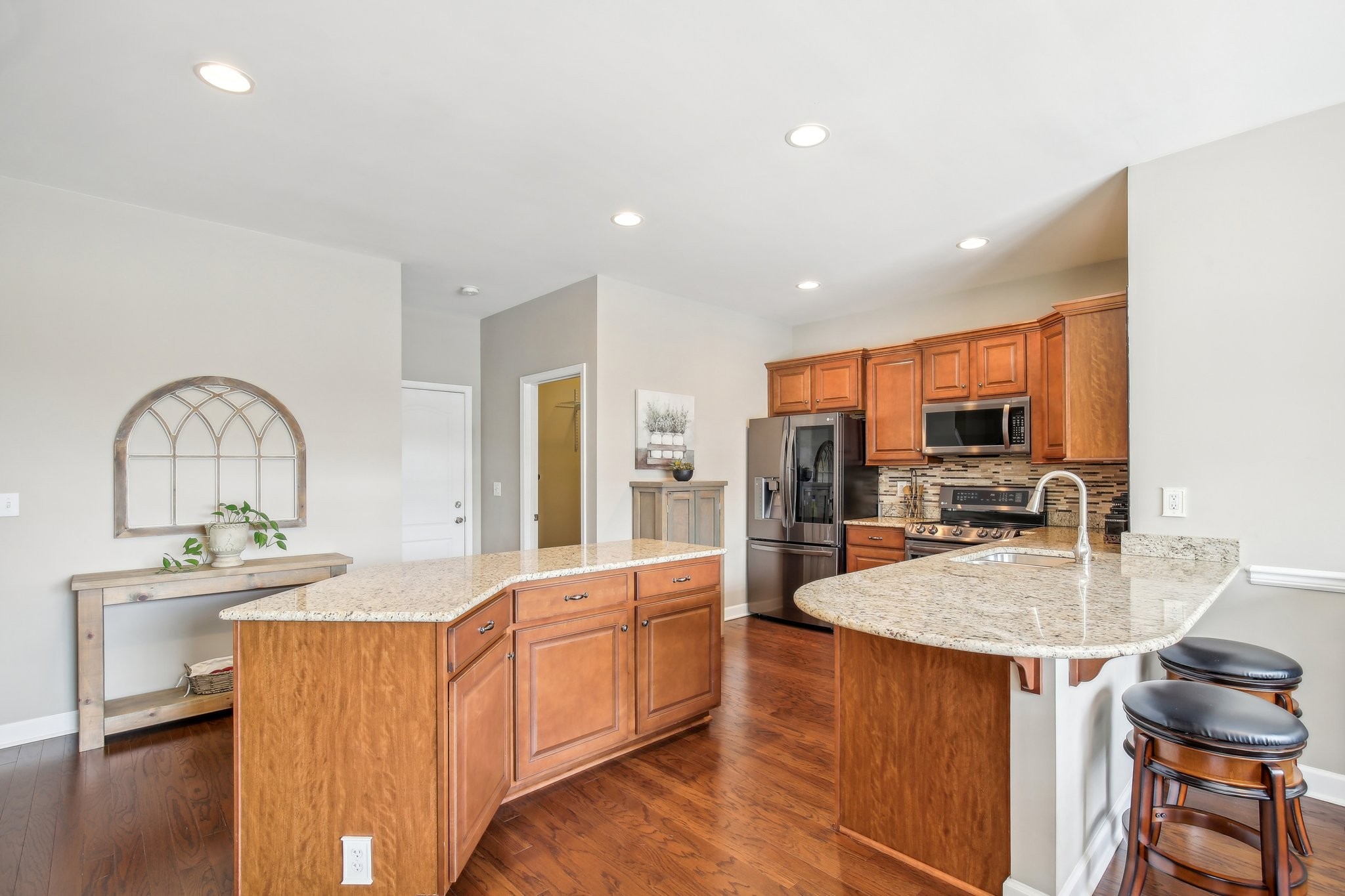 317 Sword Ln