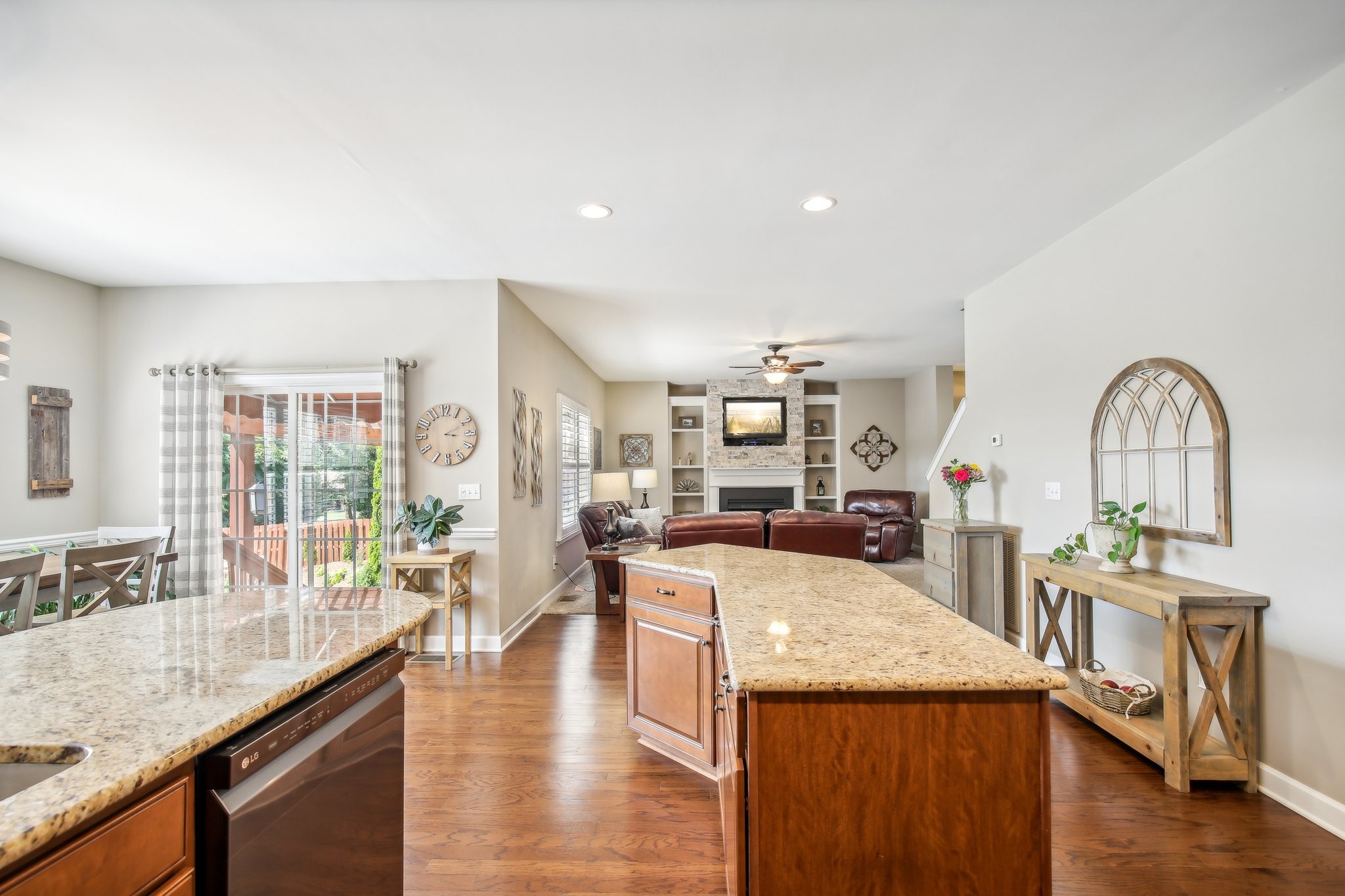 317 Sword Ln
