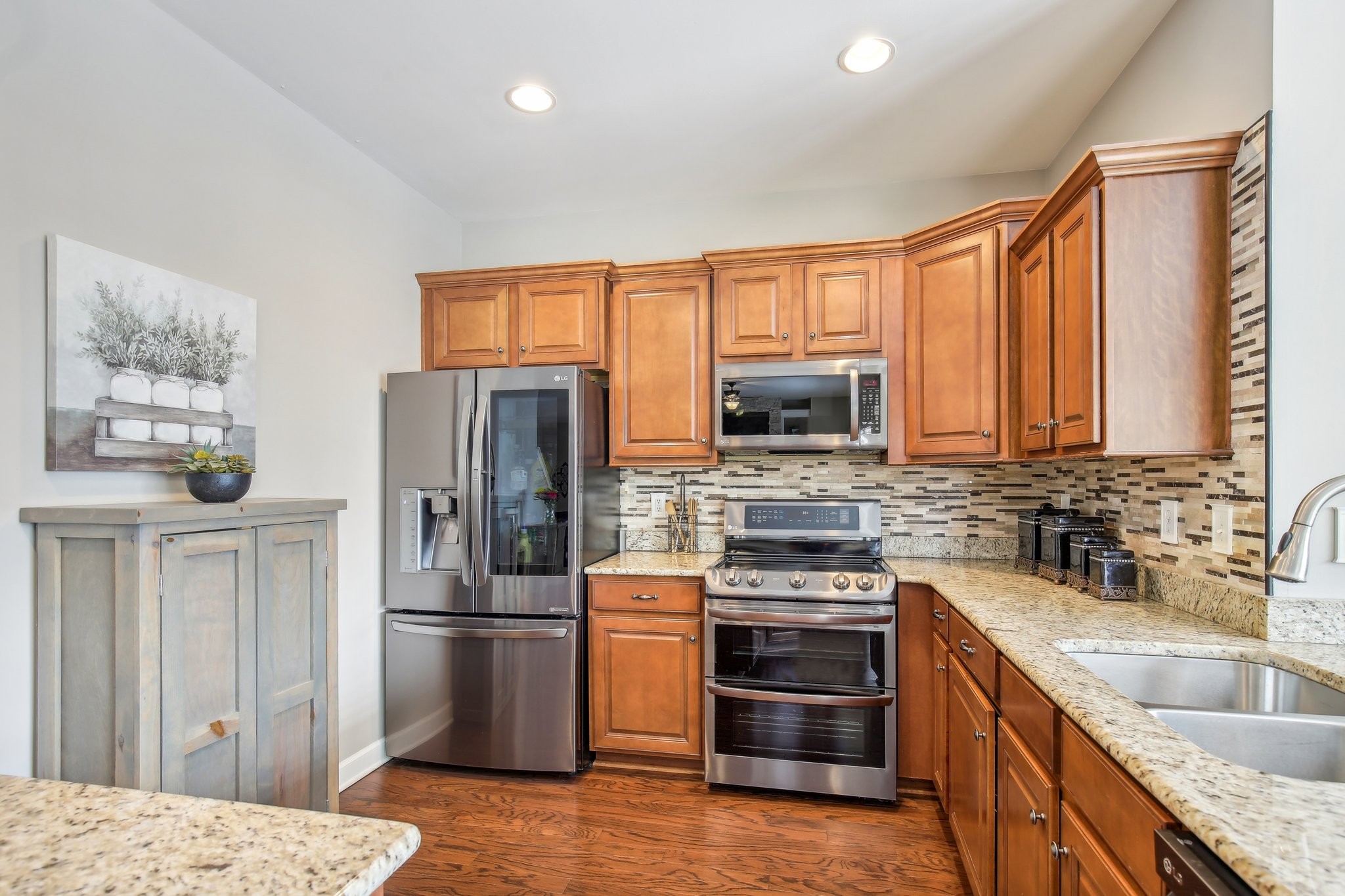 317 Sword Ln