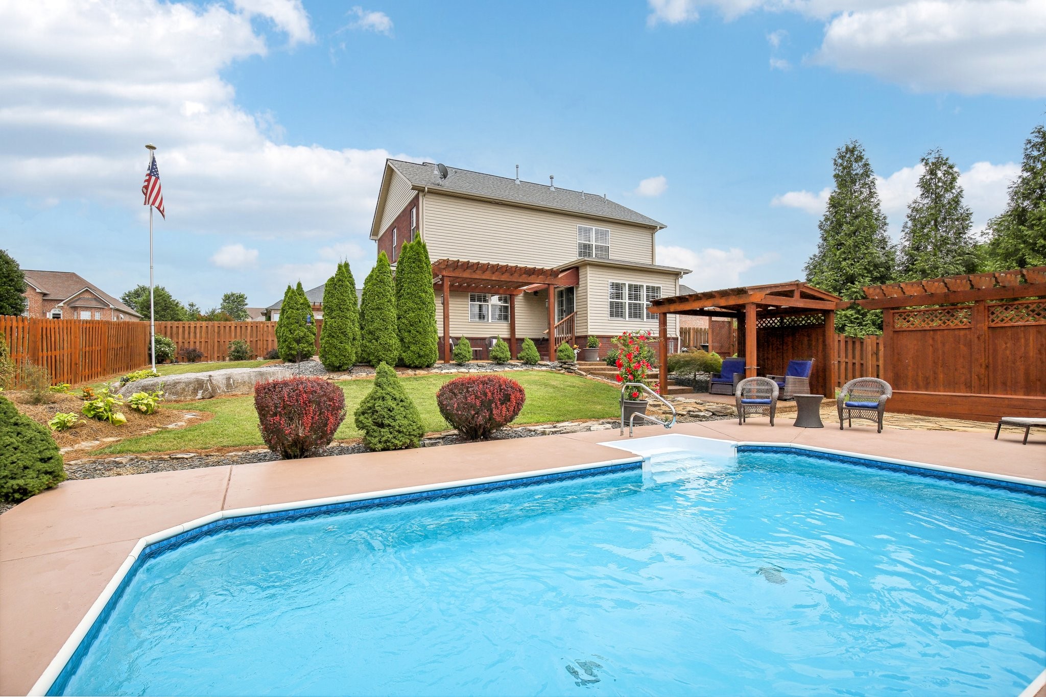 317 Sword Ln