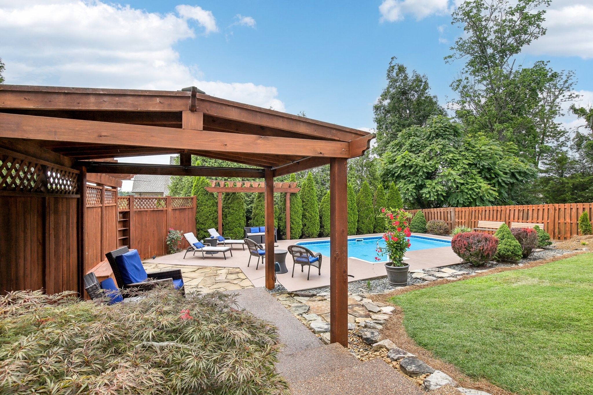 317 Sword Ln