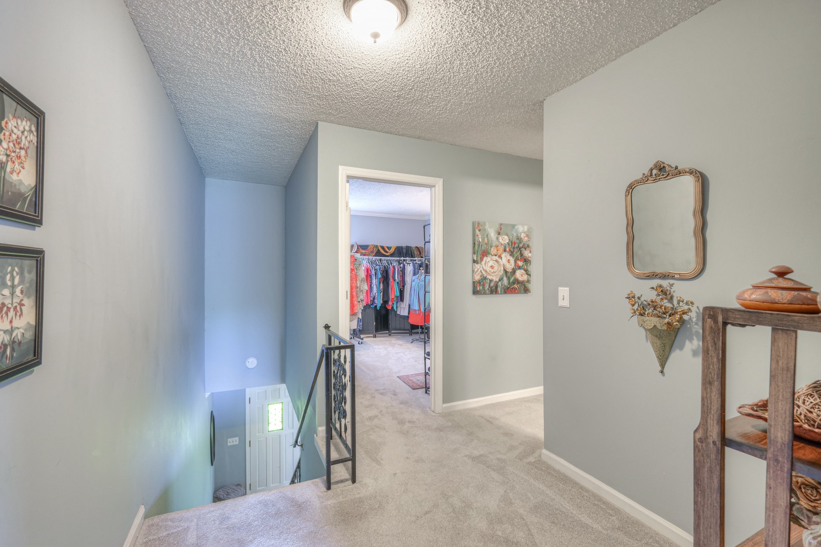 236 Lake Chateau Dr