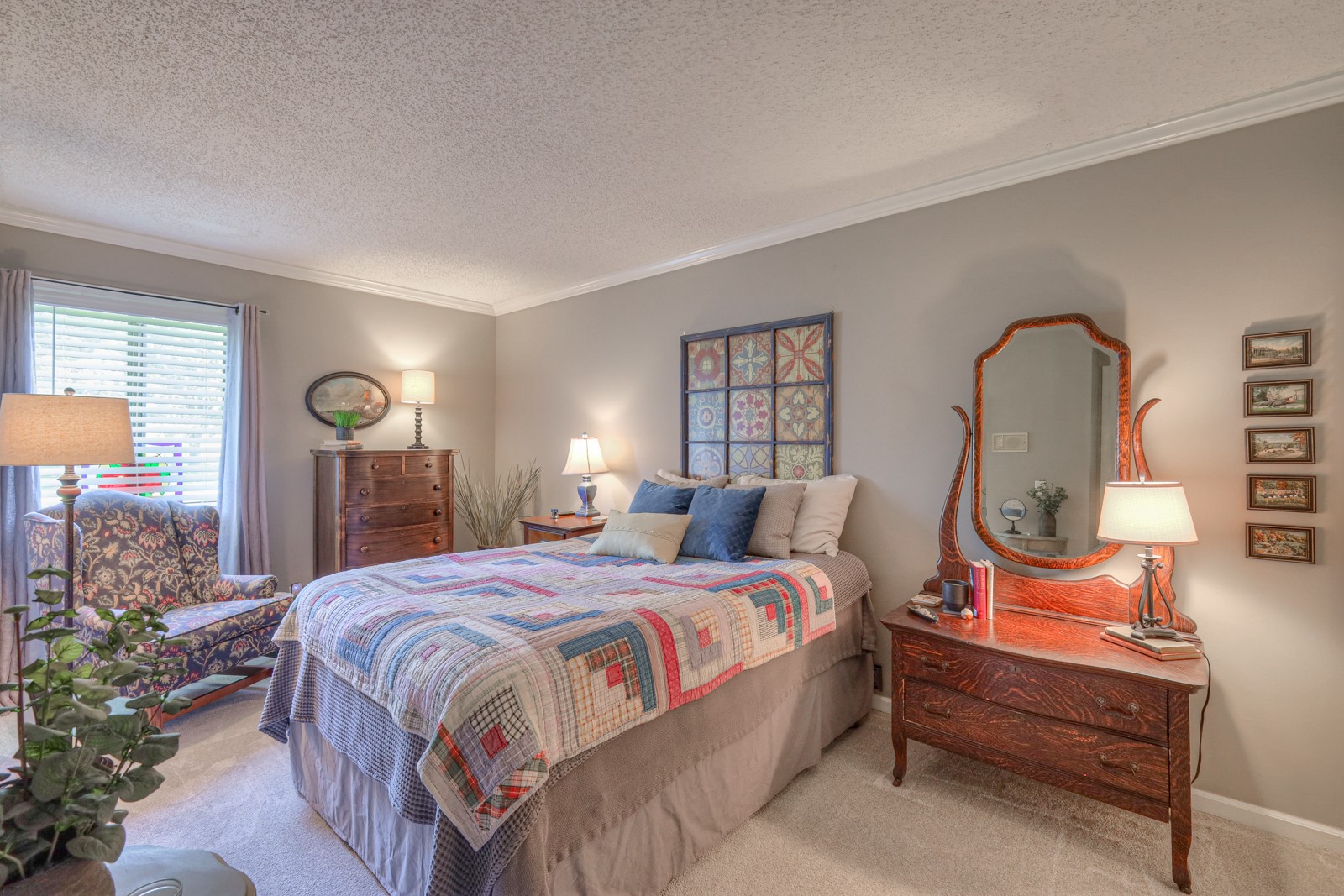 236 Lake Chateau Dr