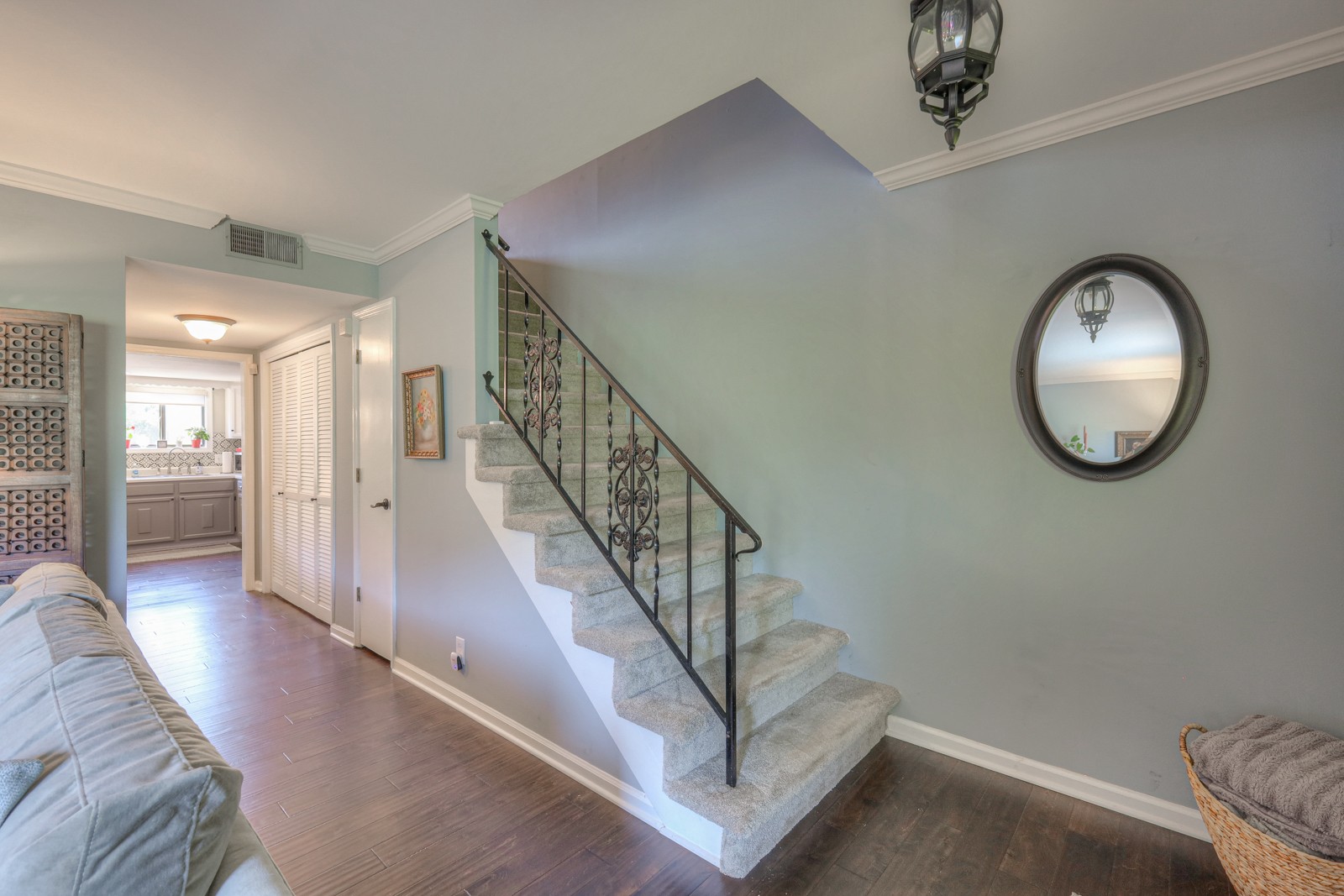 236 Lake Chateau Dr