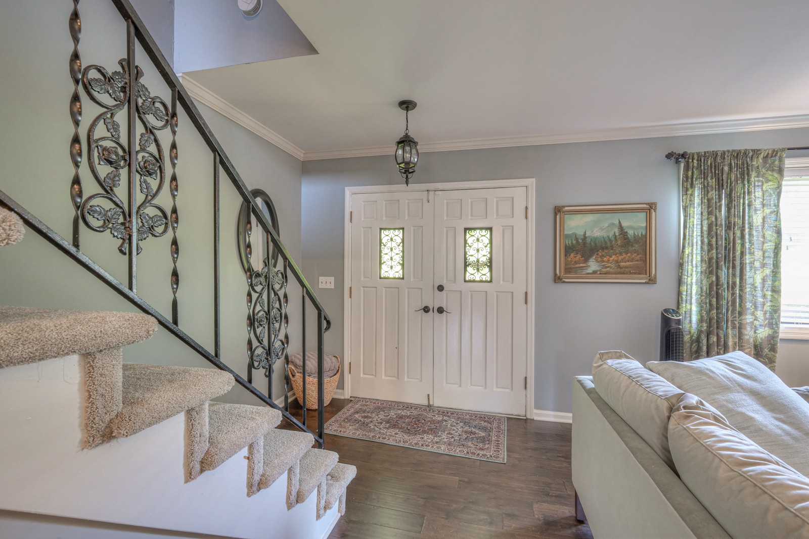 236 Lake Chateau Dr