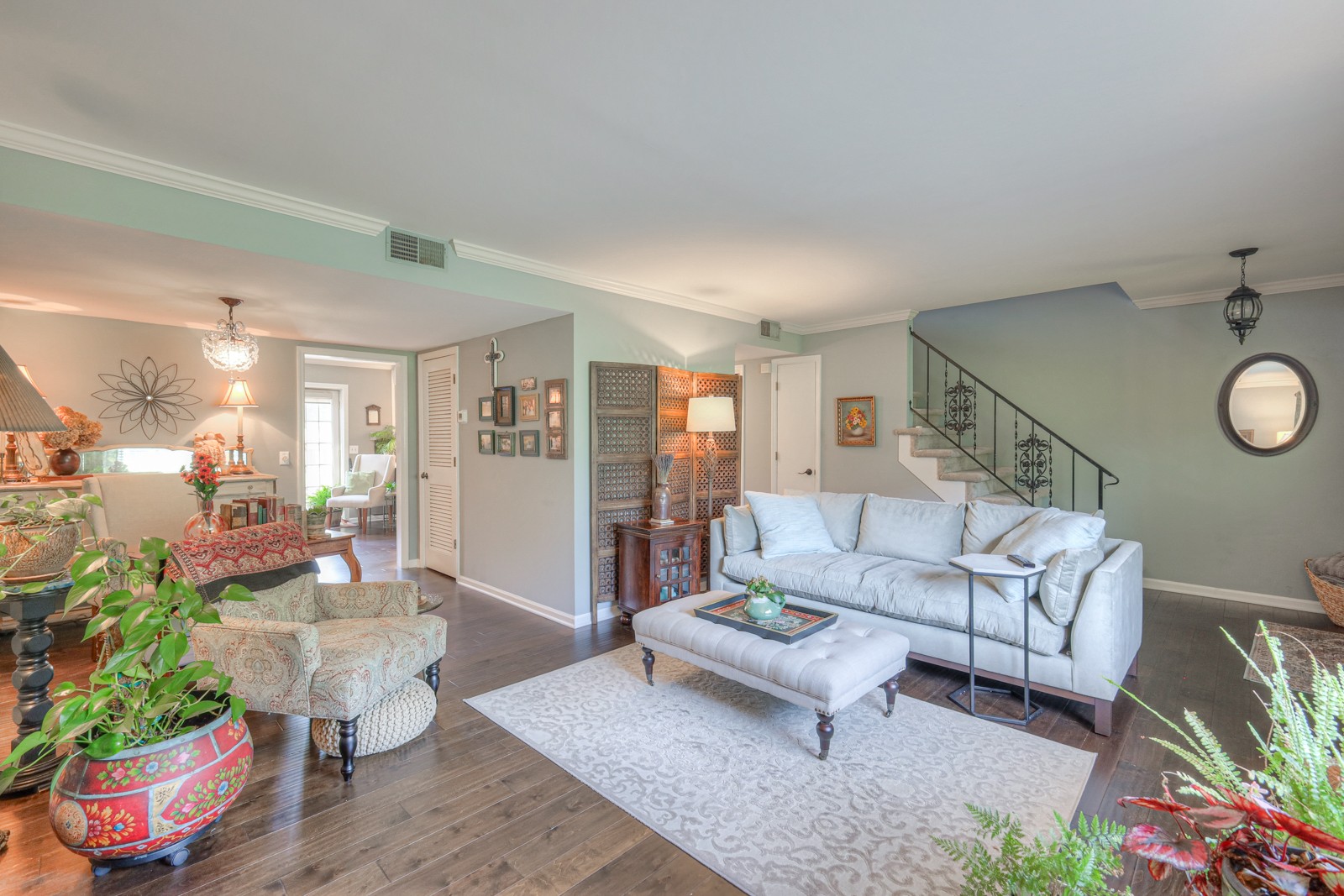 236 Lake Chateau Dr