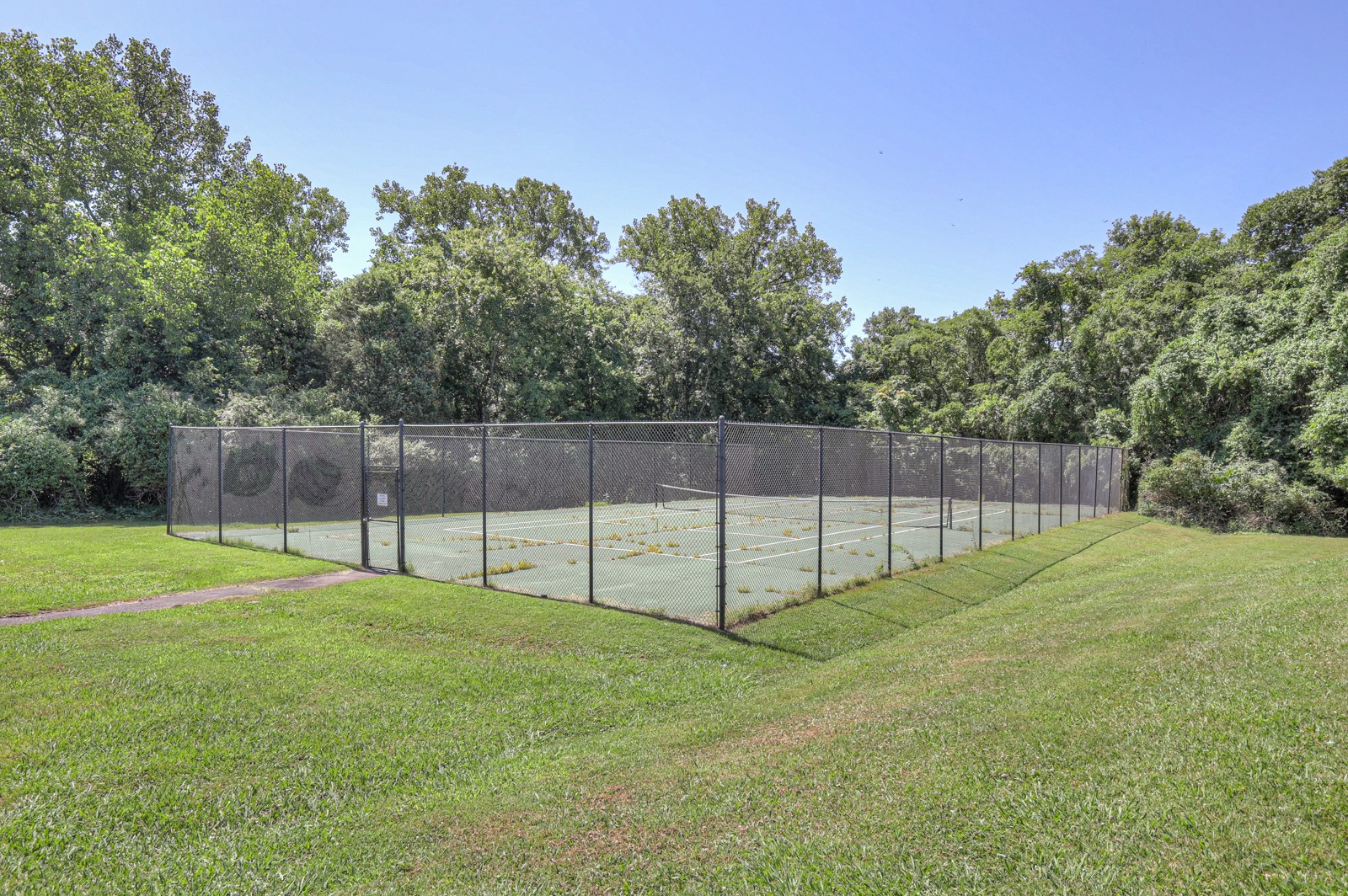 236 Lake Chateau Dr