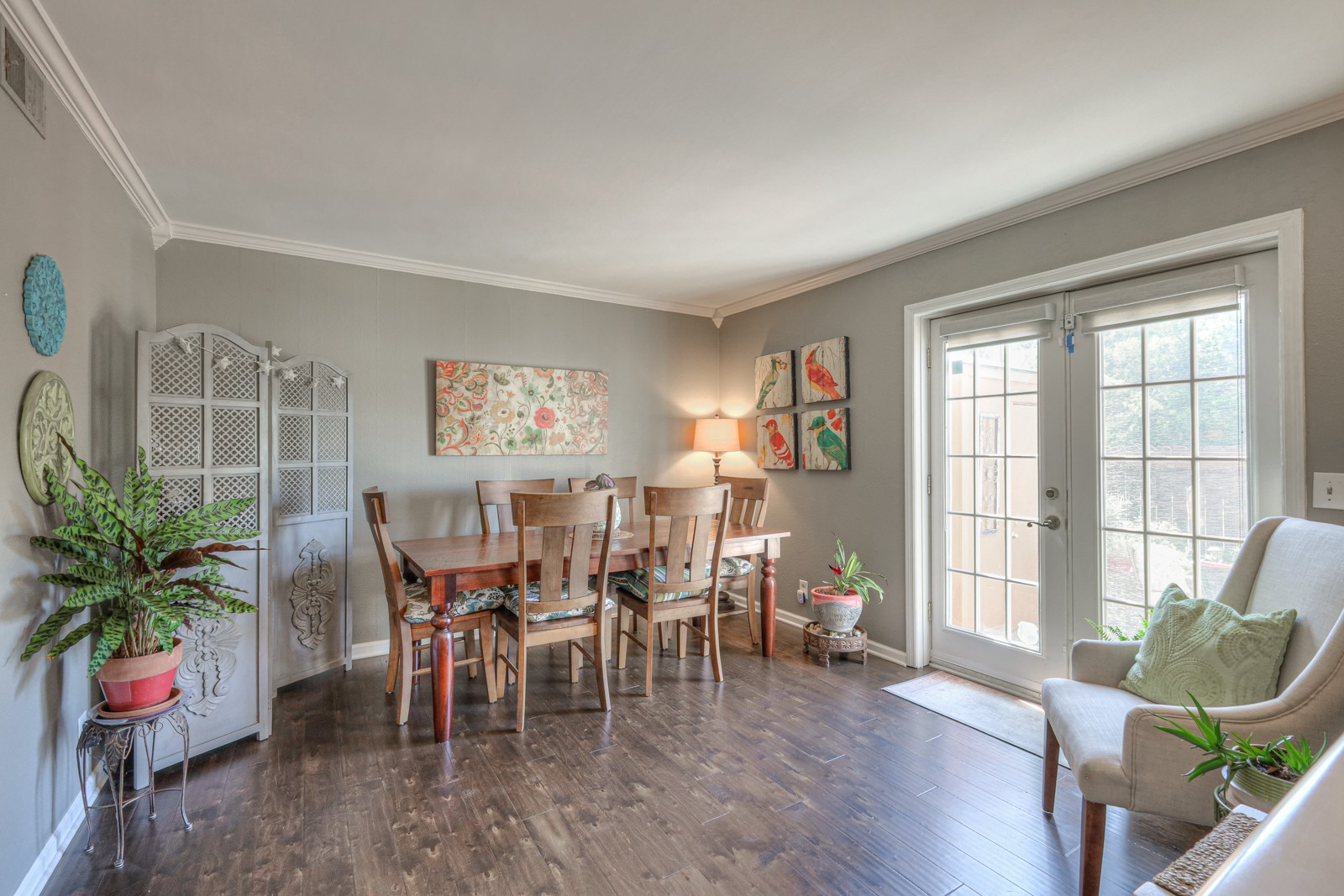 236 Lake Chateau Dr