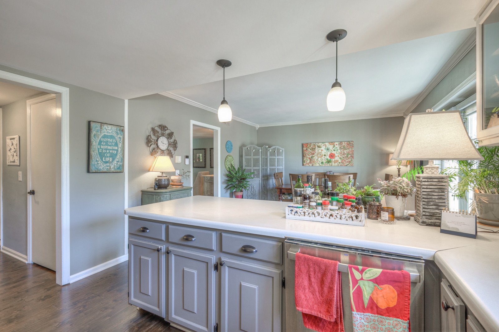 236 Lake Chateau Dr