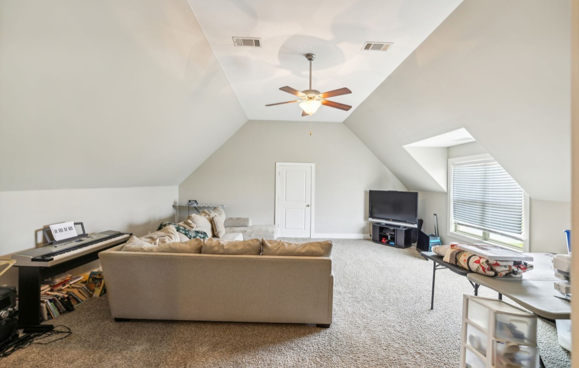 112 Stonefield Dr