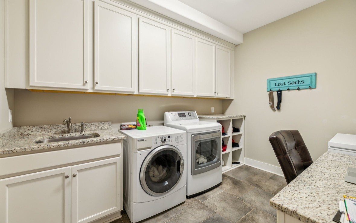 112 Stonefield Dr