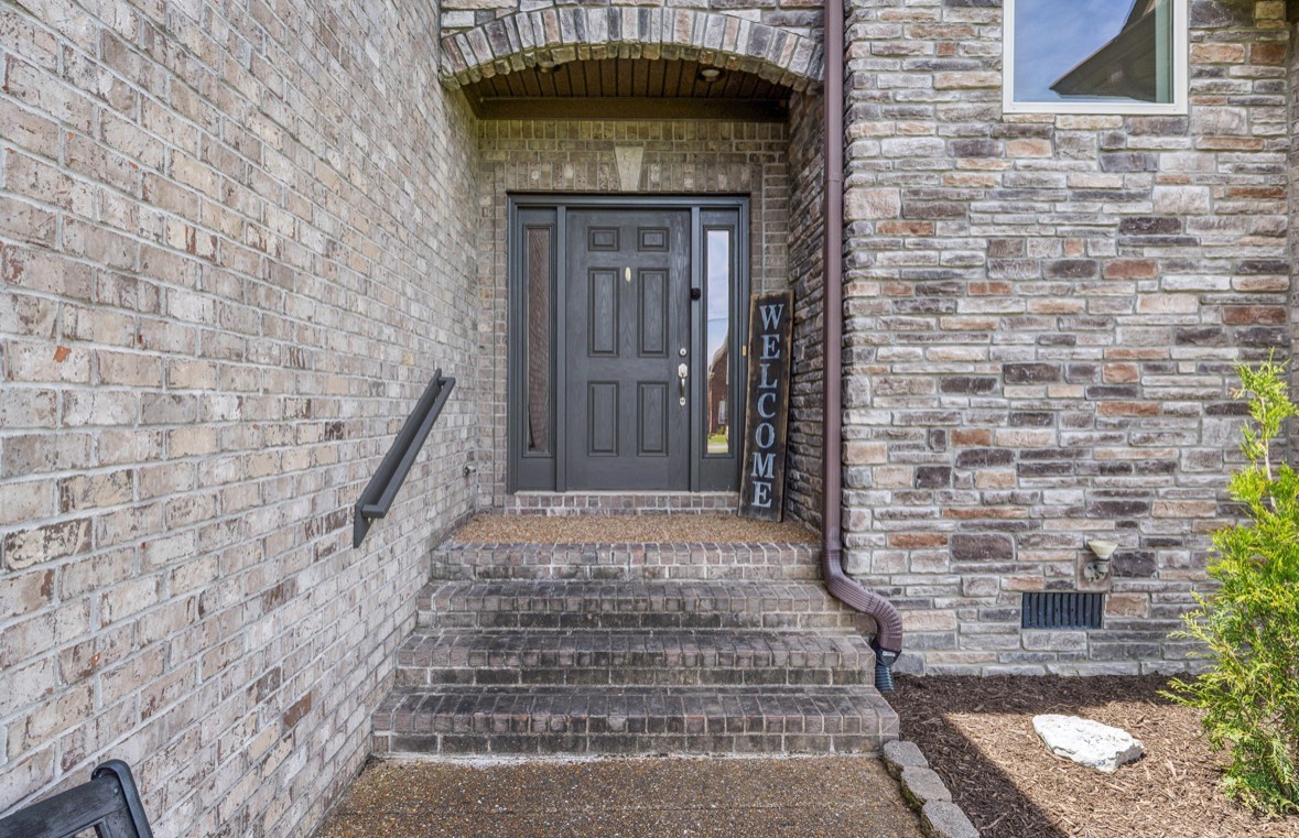 112 Stonefield Dr