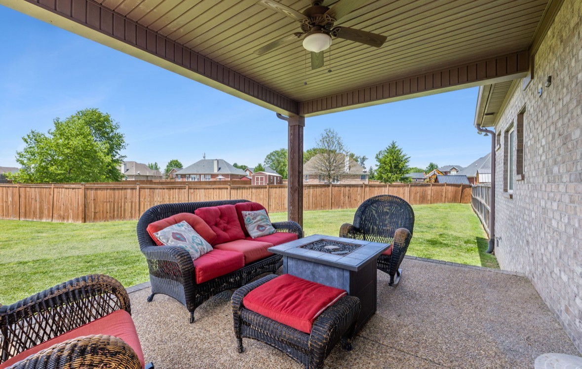 112 Stonefield Dr