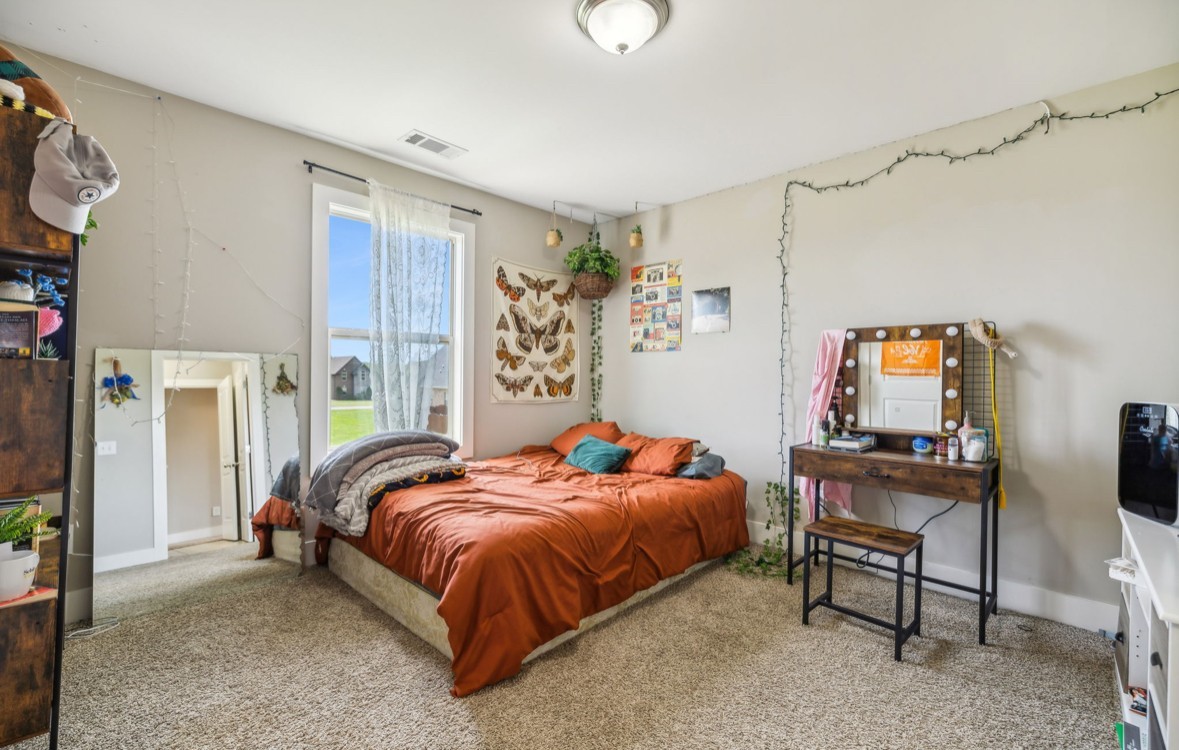 112 Stonefield Dr