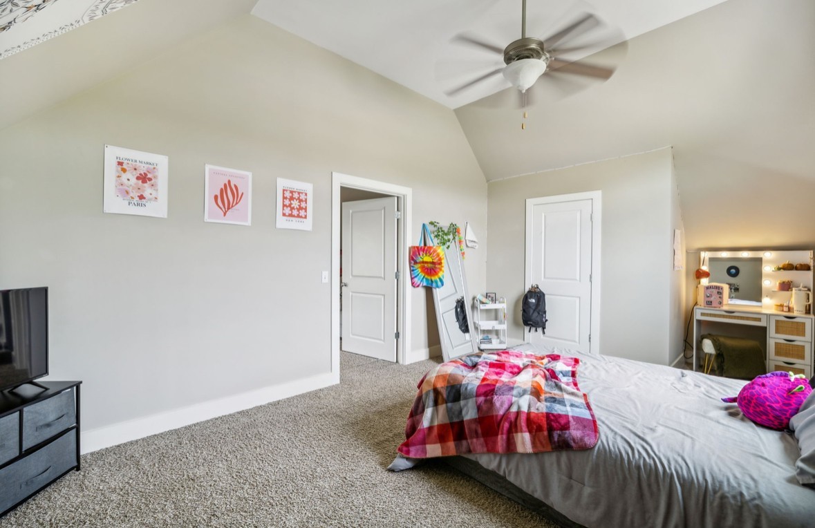 112 Stonefield Dr