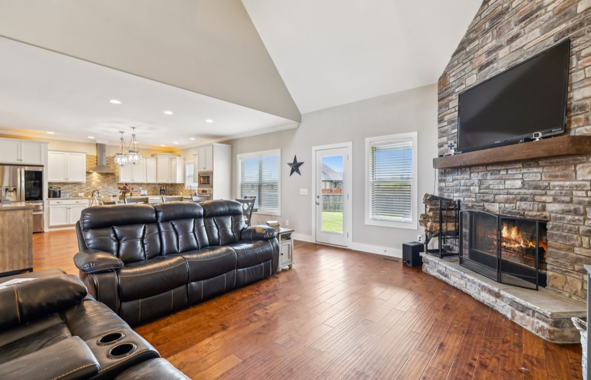 112 Stonefield Dr