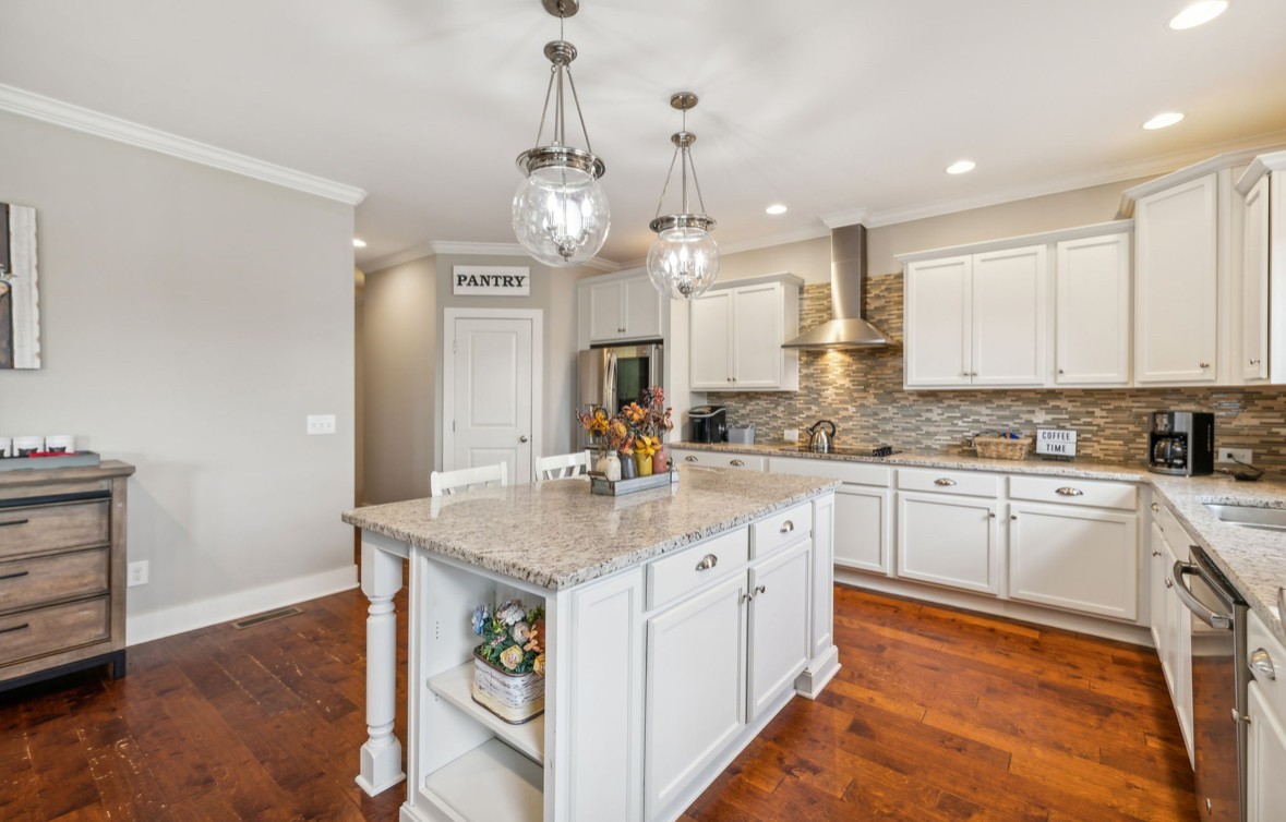 112 Stonefield Dr