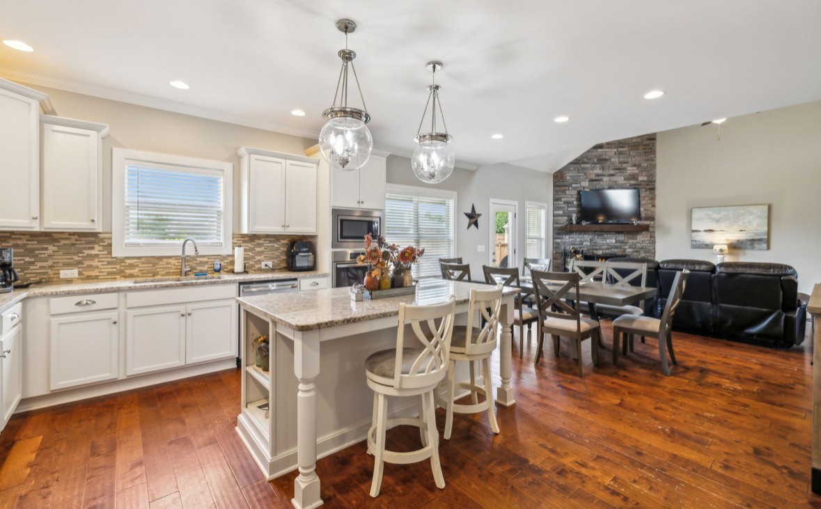 112 Stonefield Dr