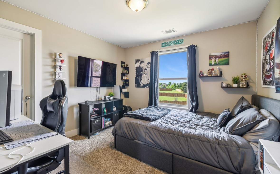 112 Stonefield Dr