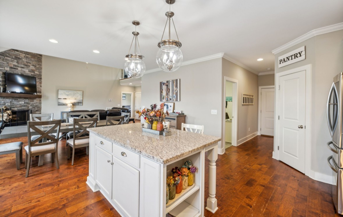 112 Stonefield Dr