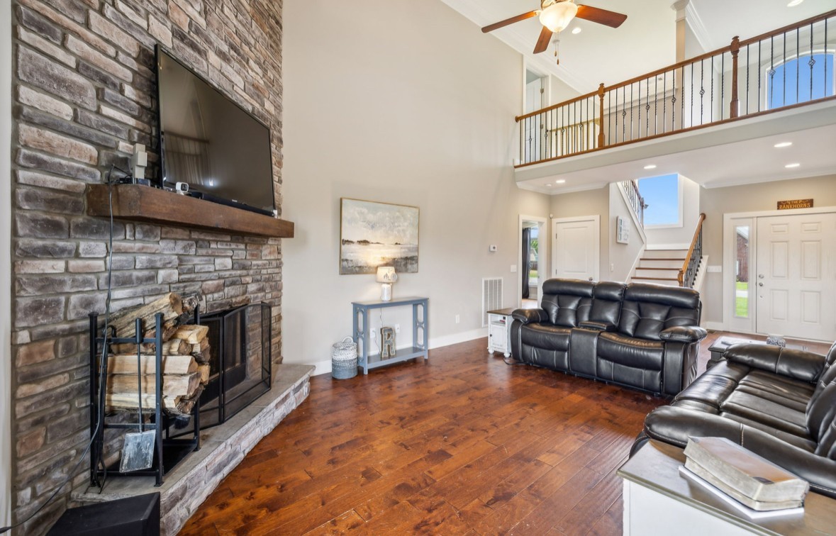 112 Stonefield Dr