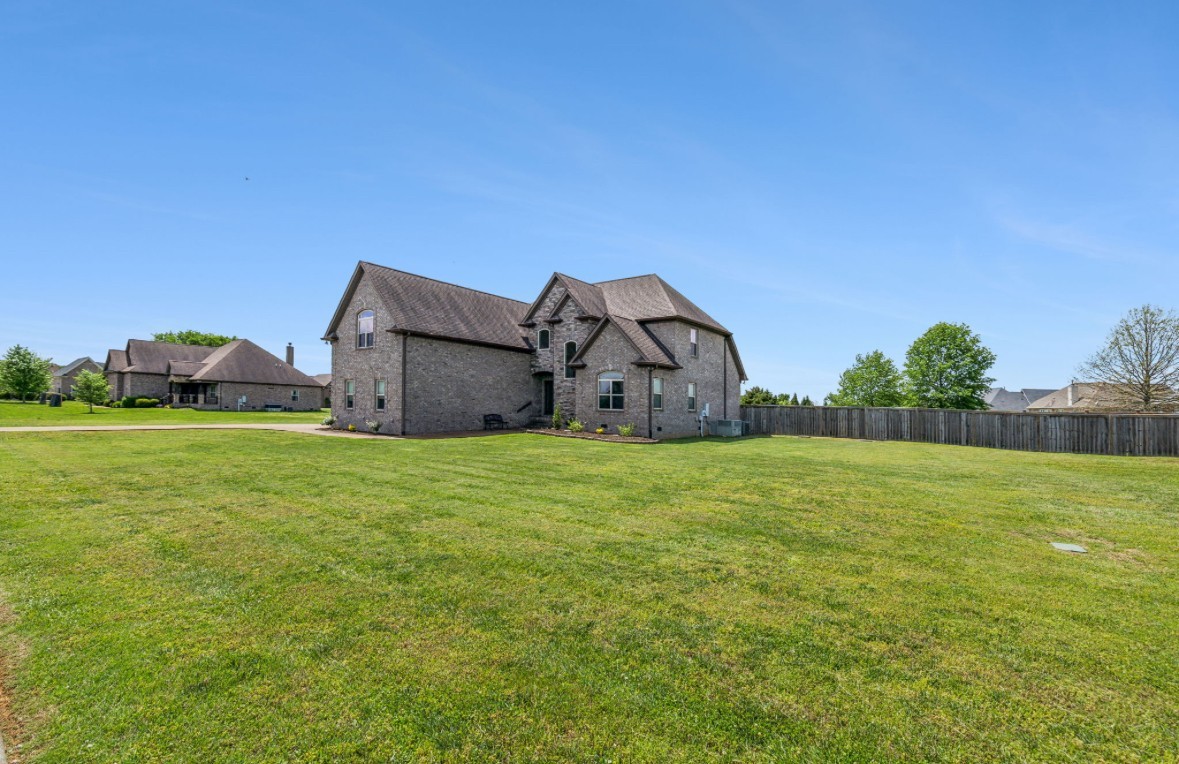 112 Stonefield Dr