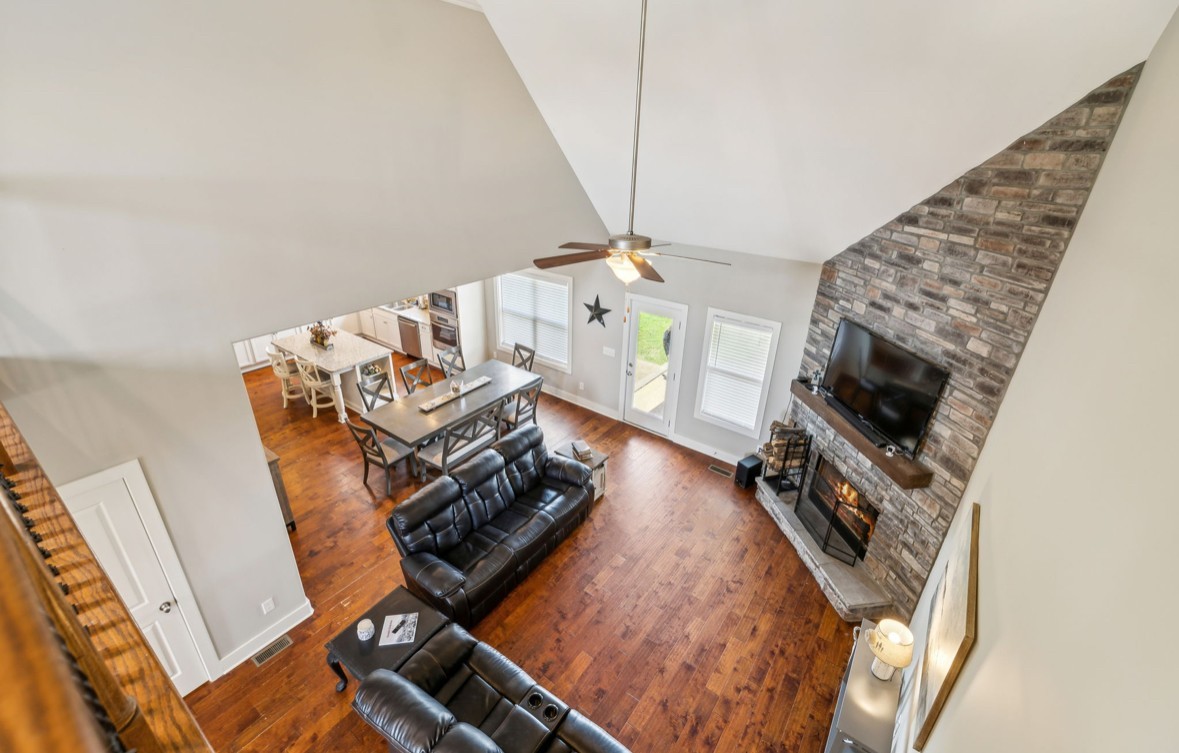 112 Stonefield Dr