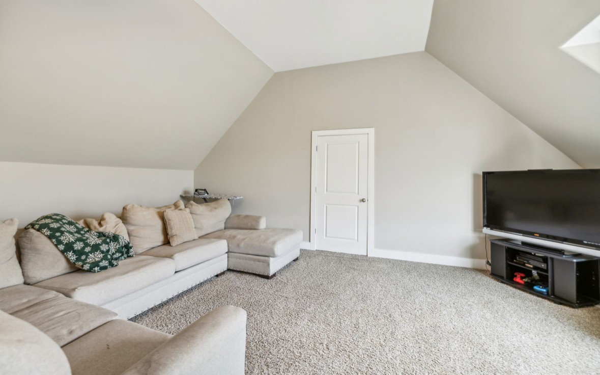 112 Stonefield Dr