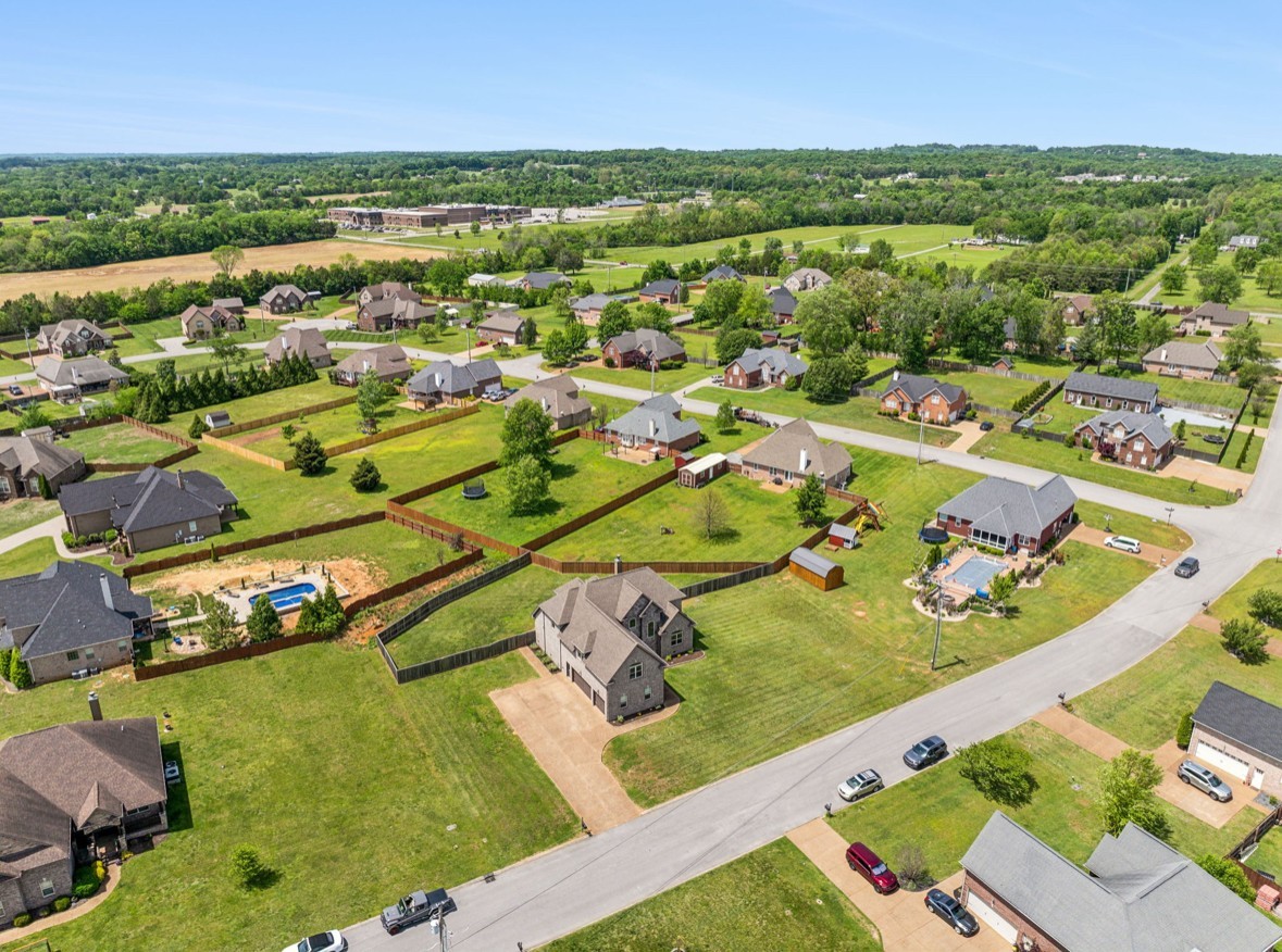 112 Stonefield Dr