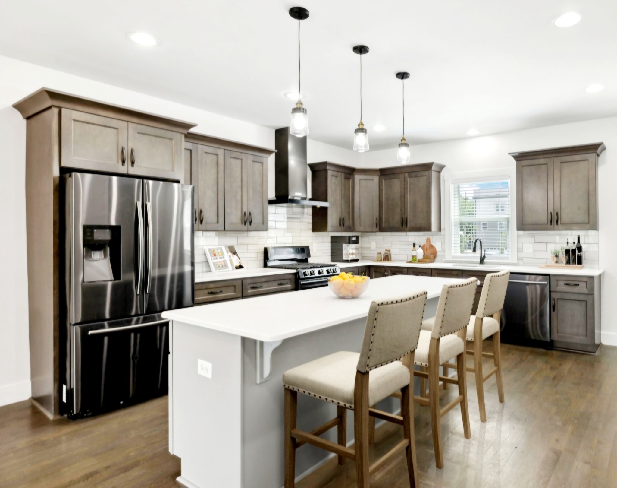 2200 Lakeshore Dr