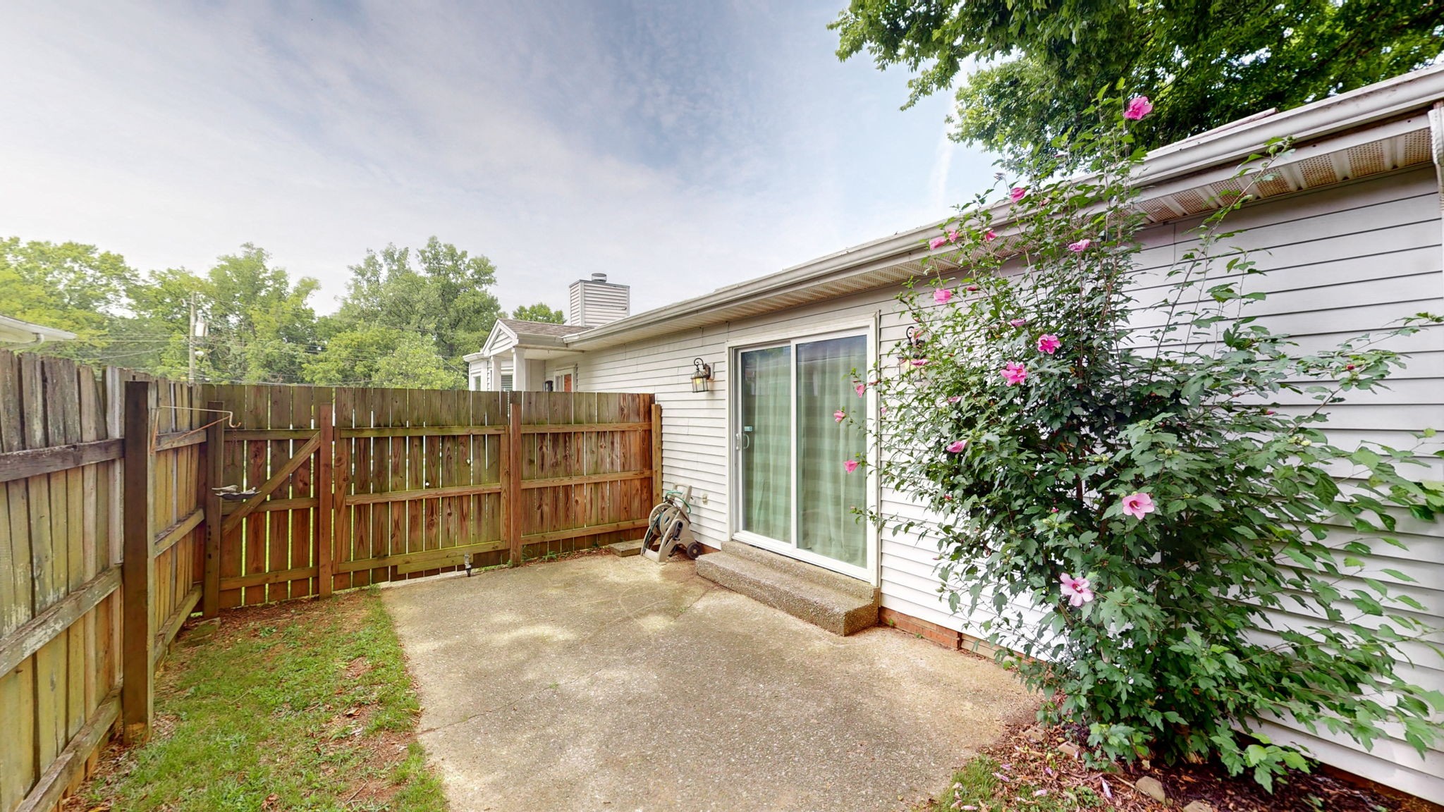 3028 Casa Dr