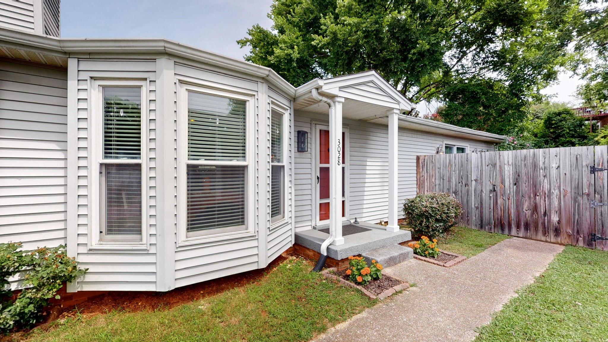 3028 Casa Dr