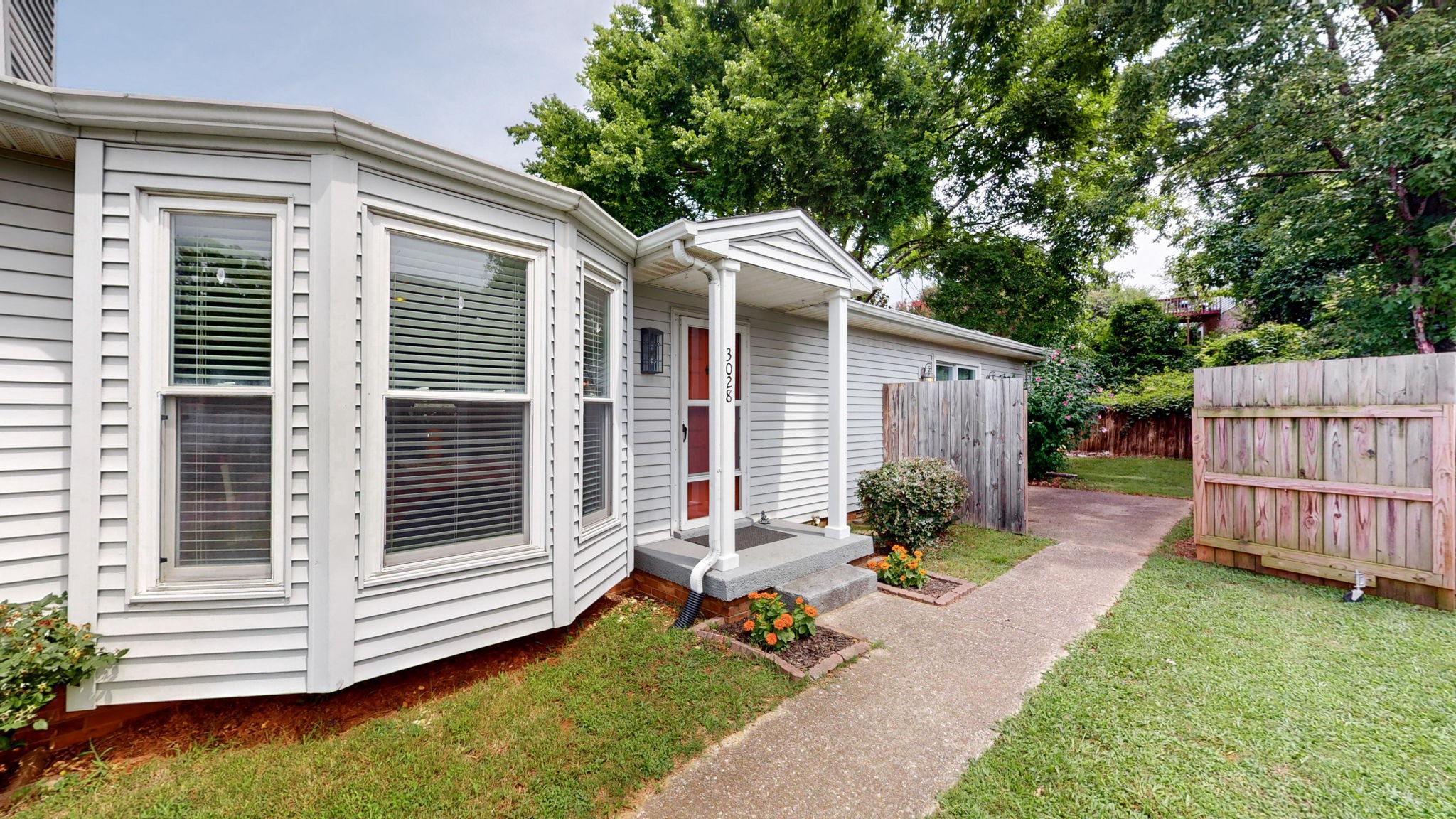 3028 Casa Dr