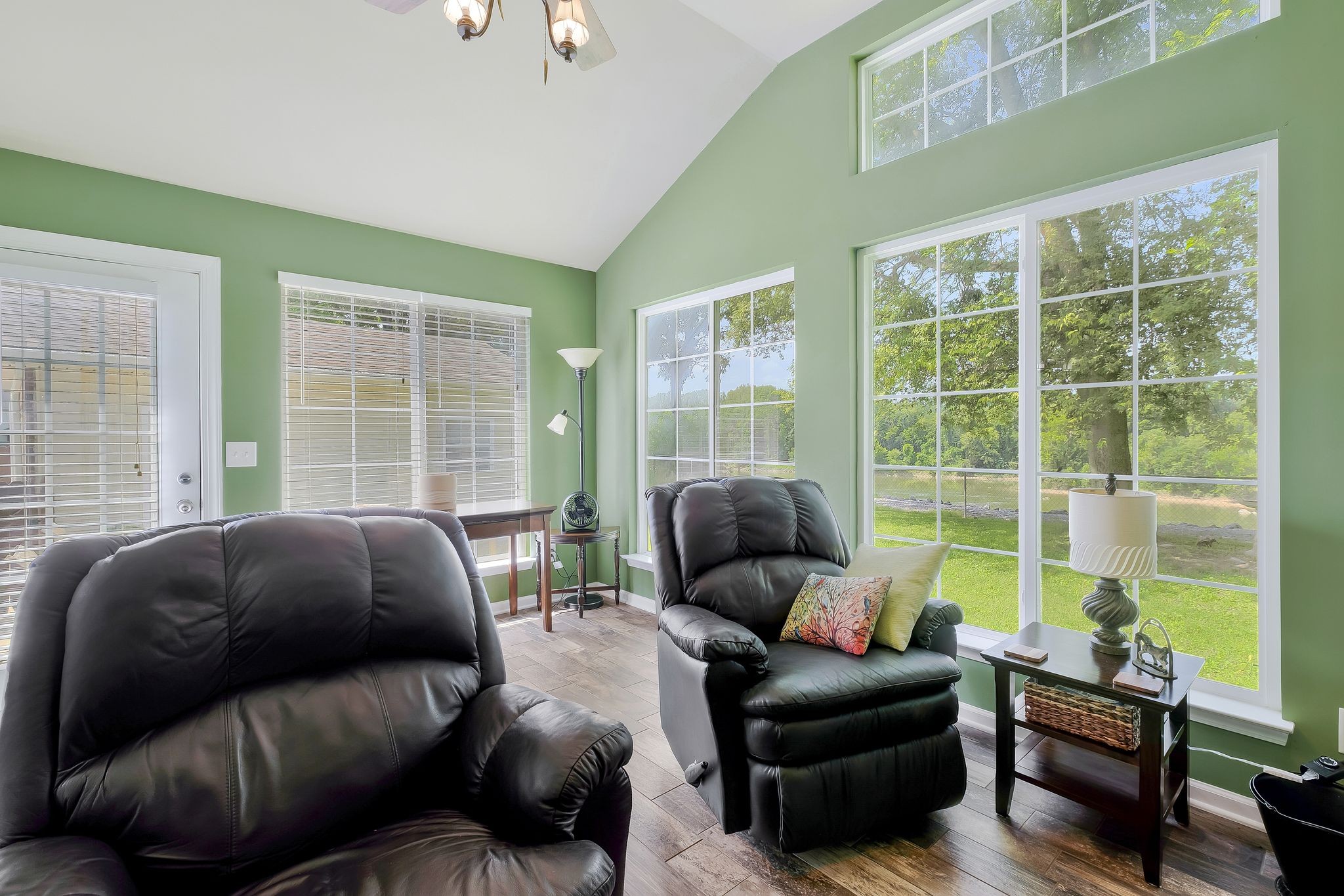 2176 Riverway Dr