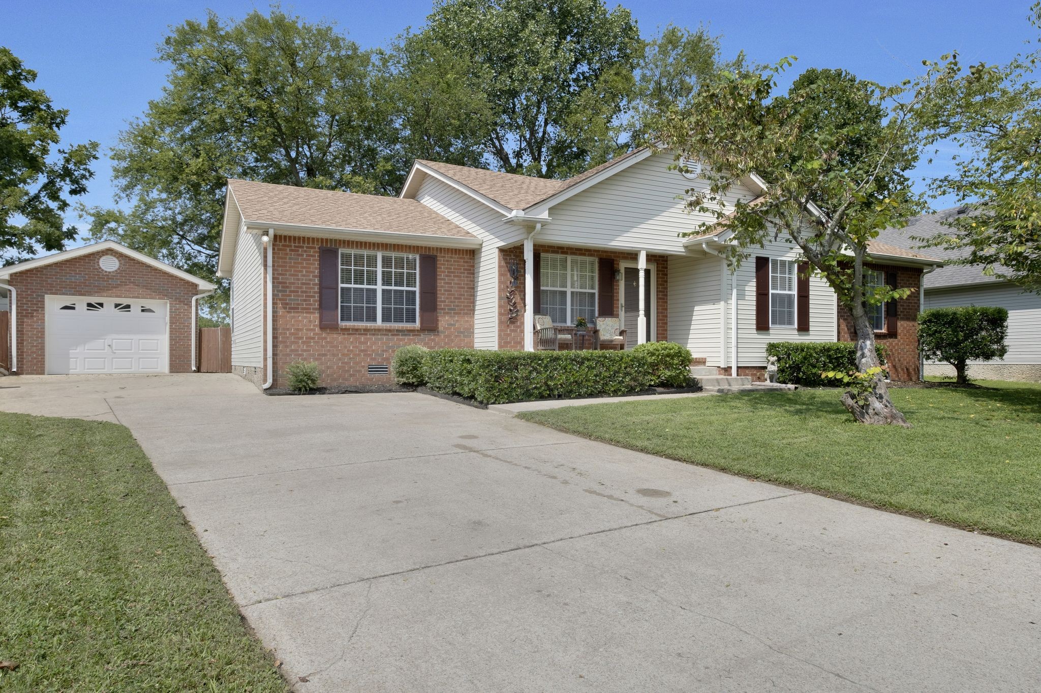 2176 Riverway Dr