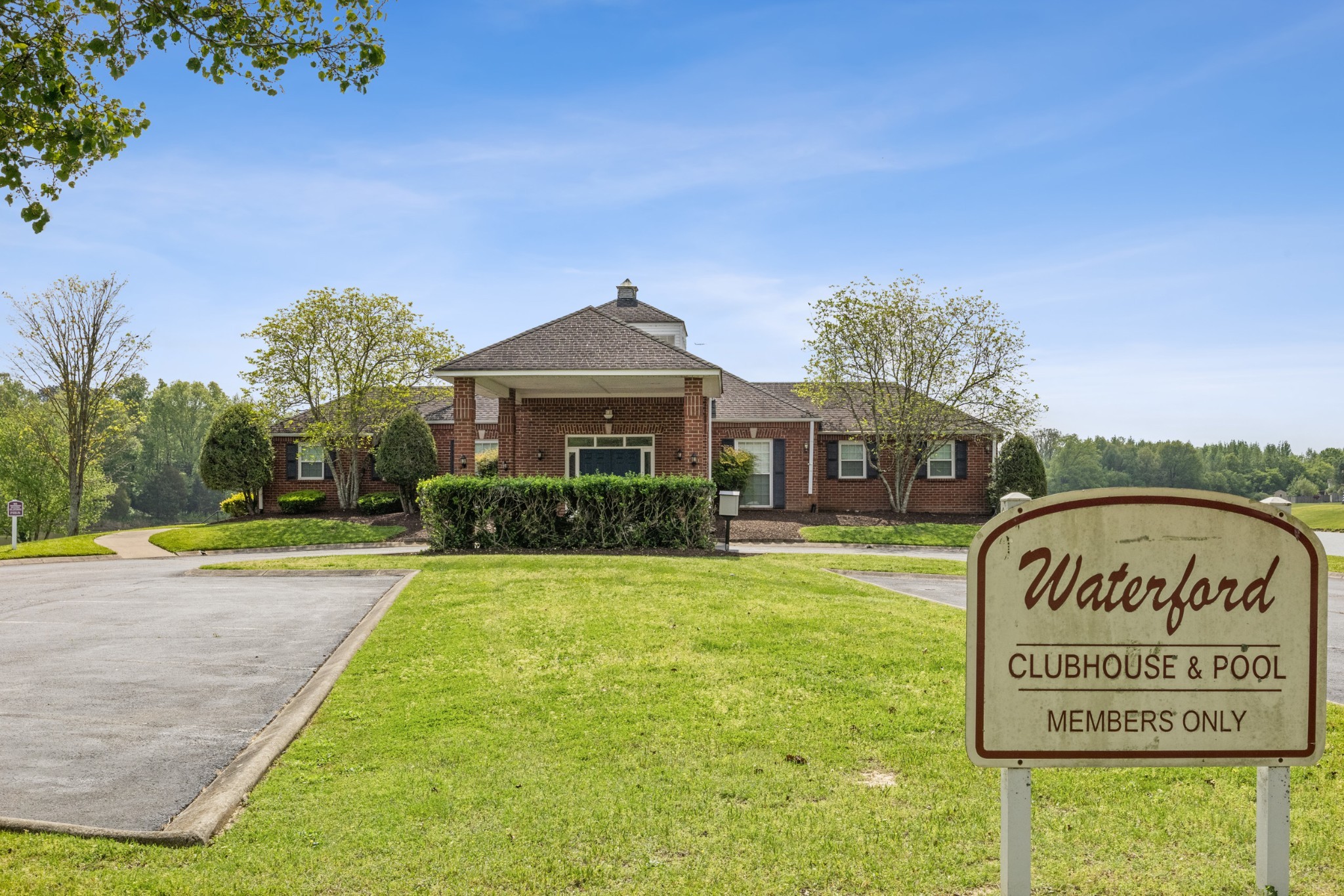 2176 Riverway Dr