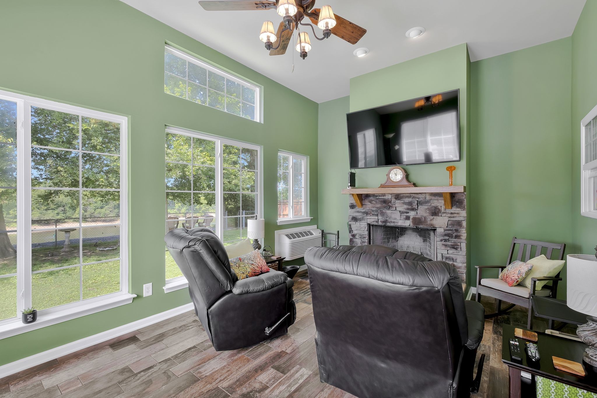 2176 Riverway Dr
