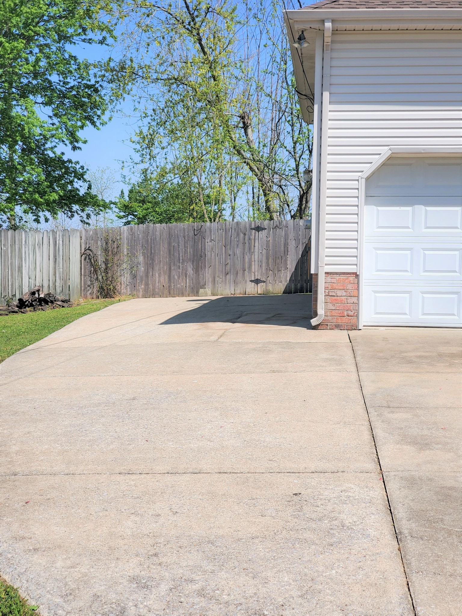 526 Summit Way