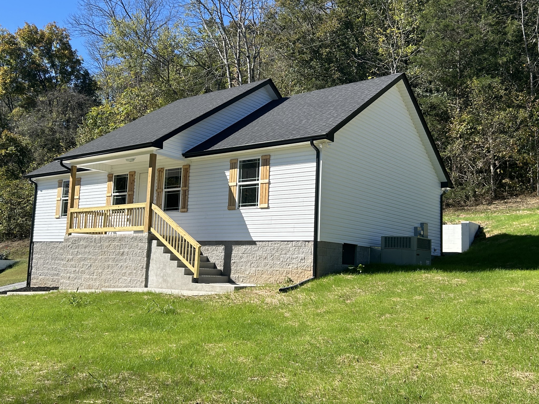 326 Leo Whitley Rd