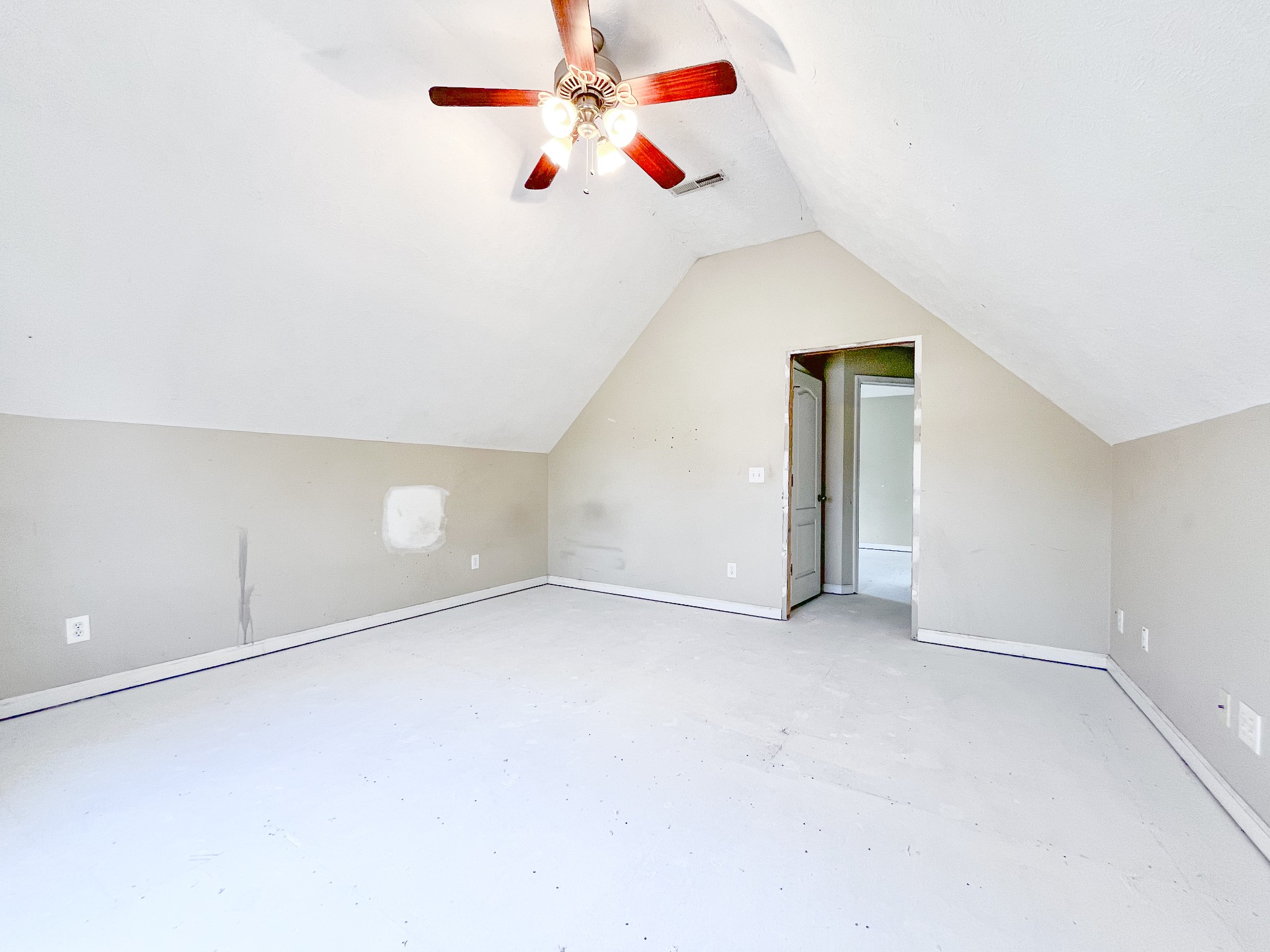 120 Kestrel Cir