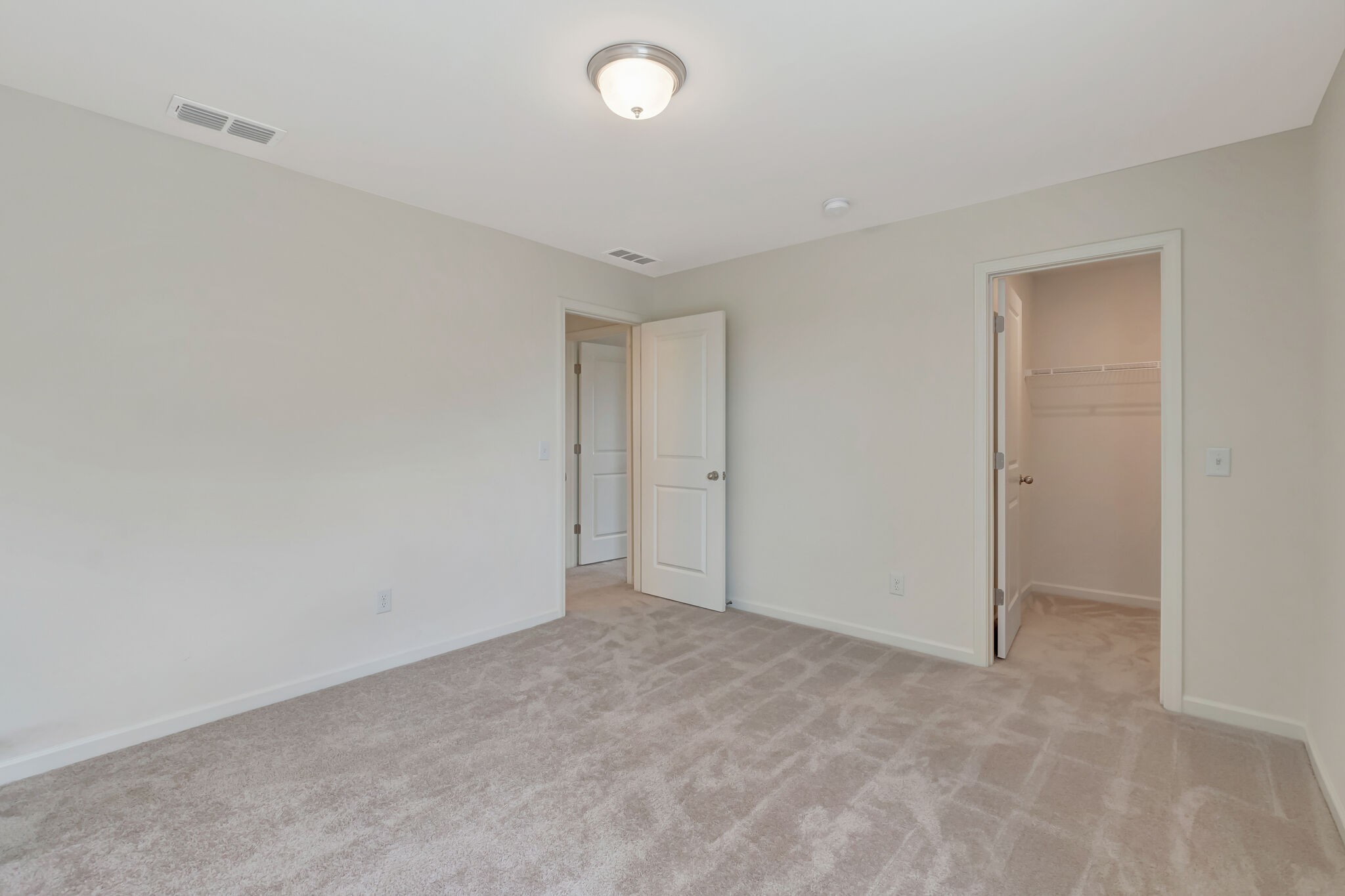 2871 Meadow Gln