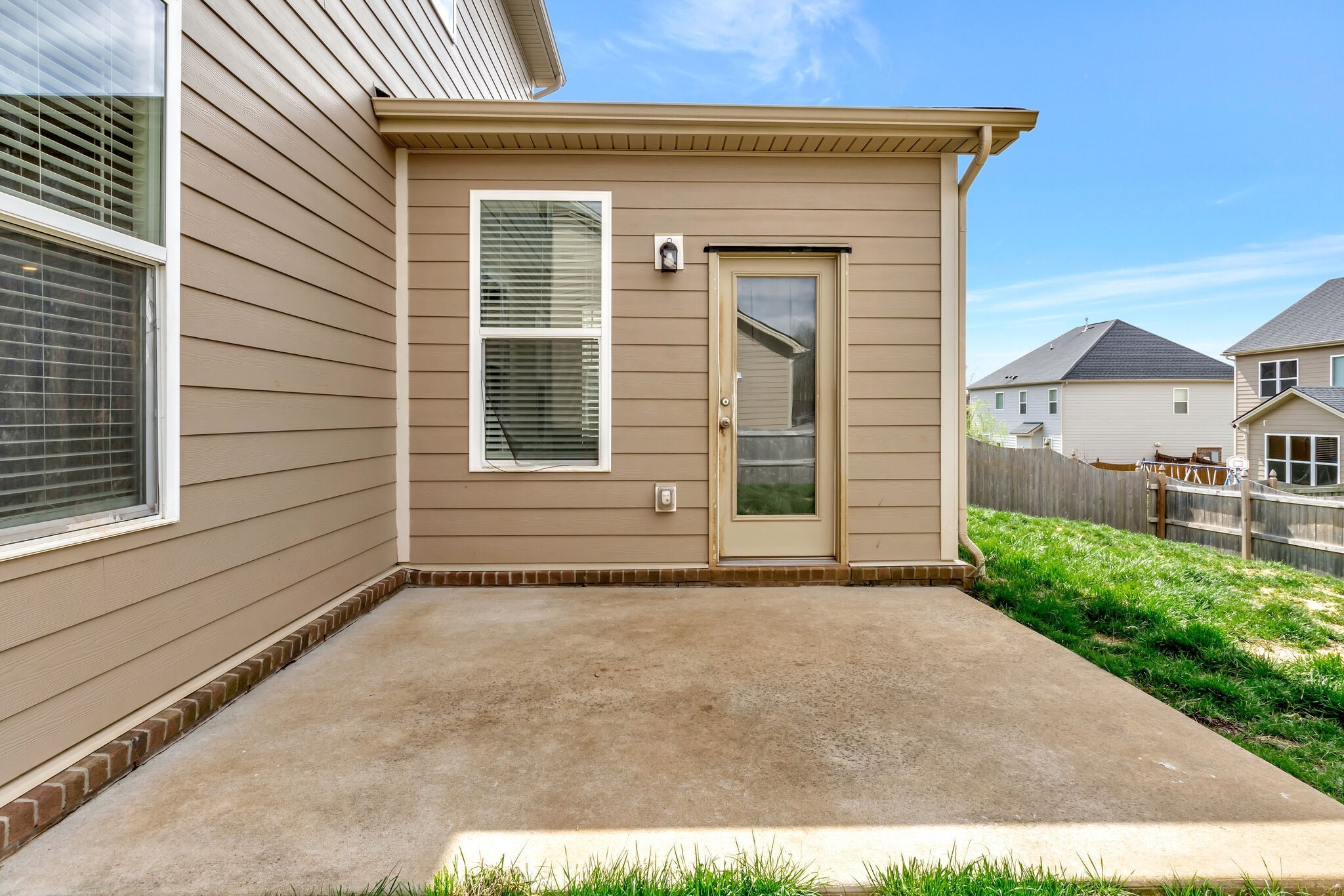 2871 Meadow Gln
