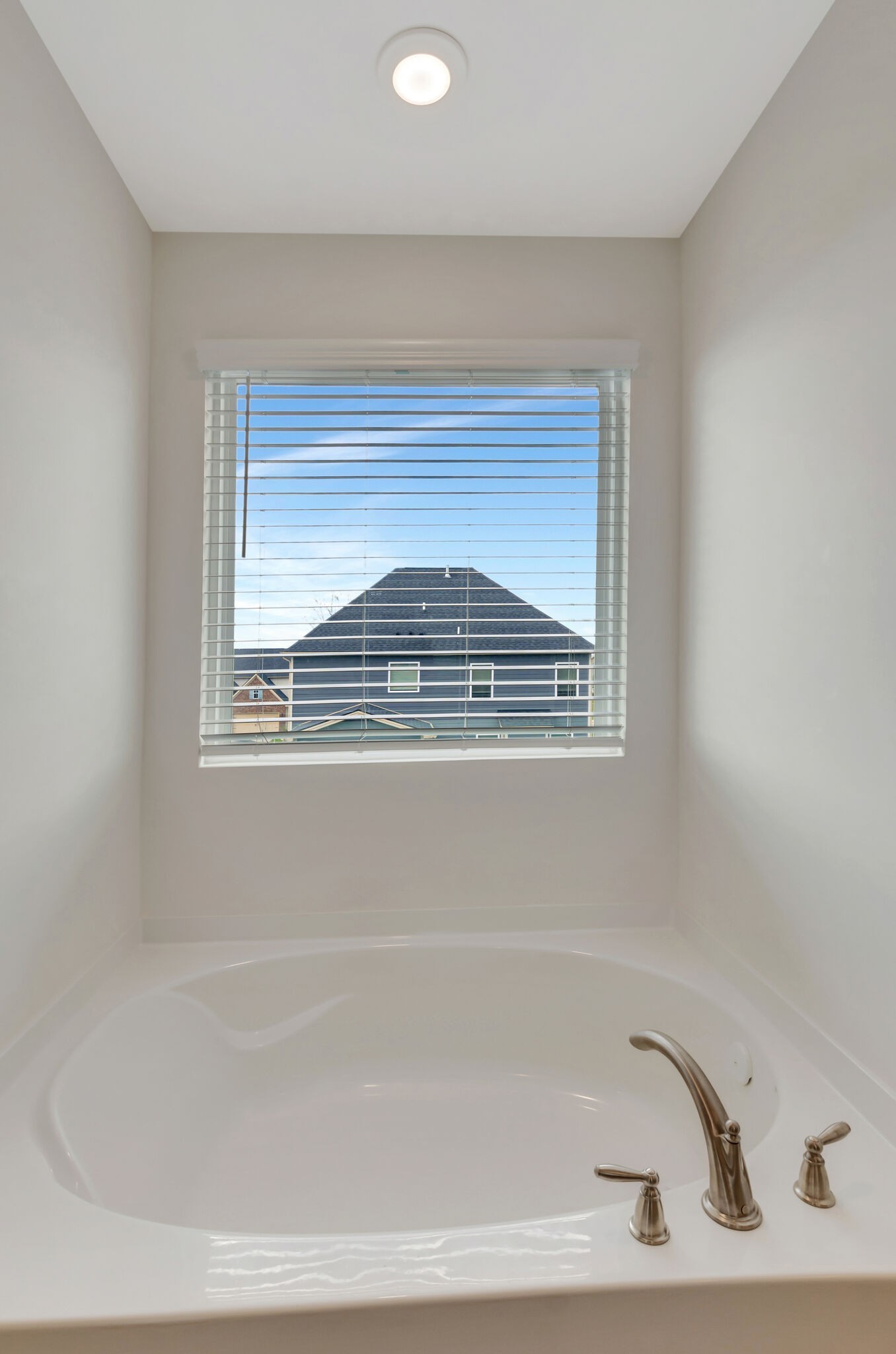 2871 Meadow Gln