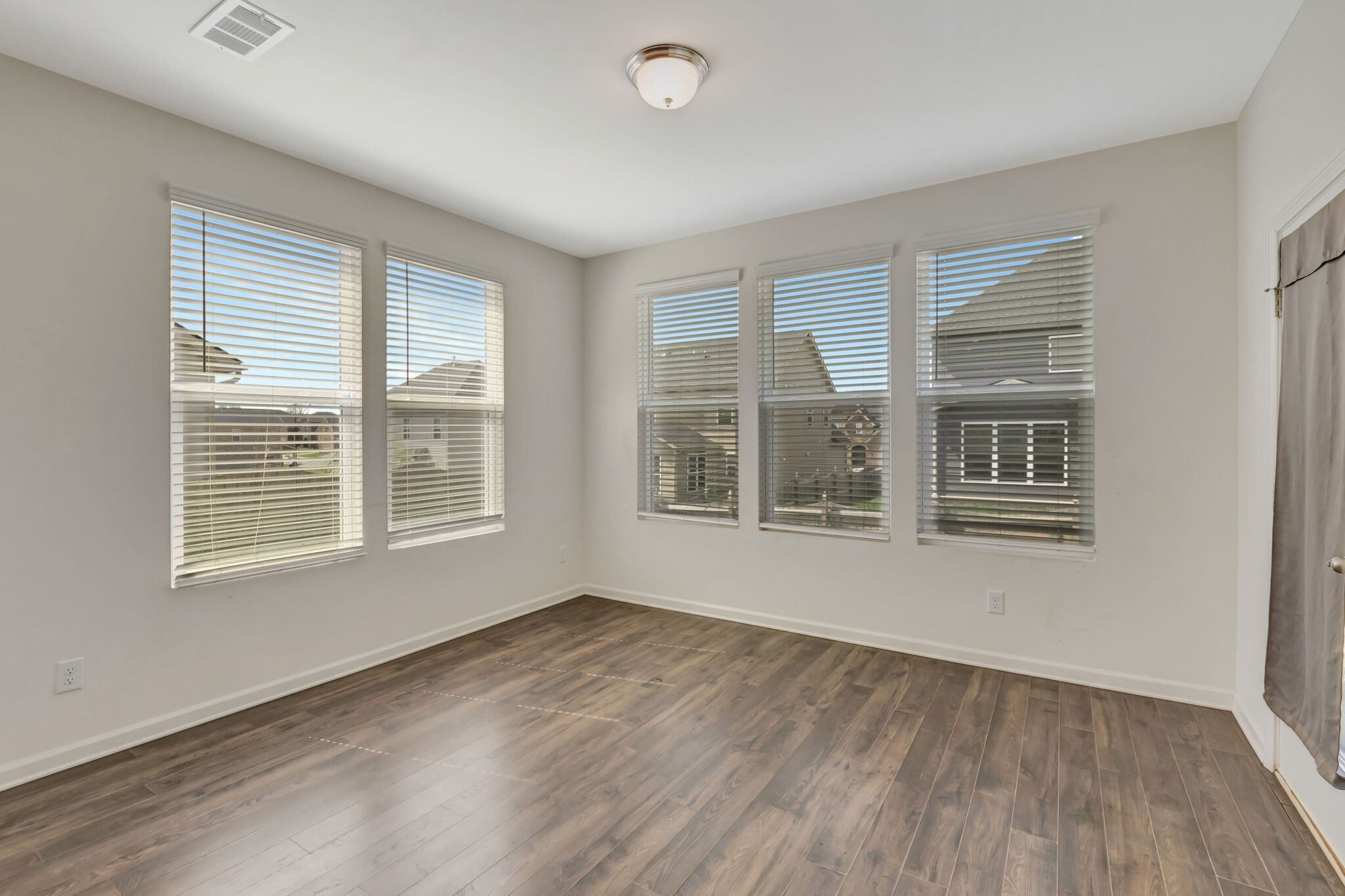 2871 Meadow Gln