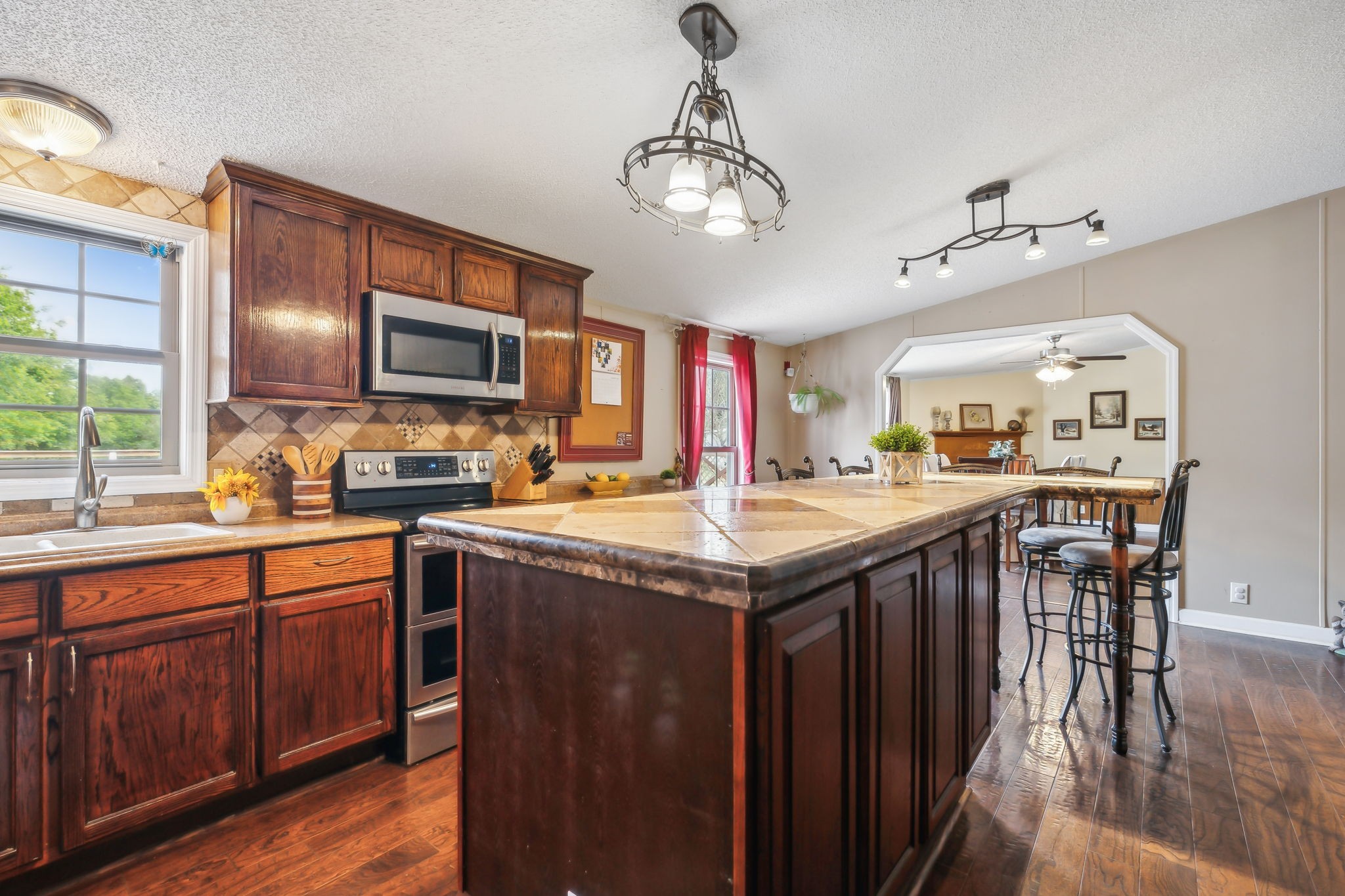 2251 Phillips Rd