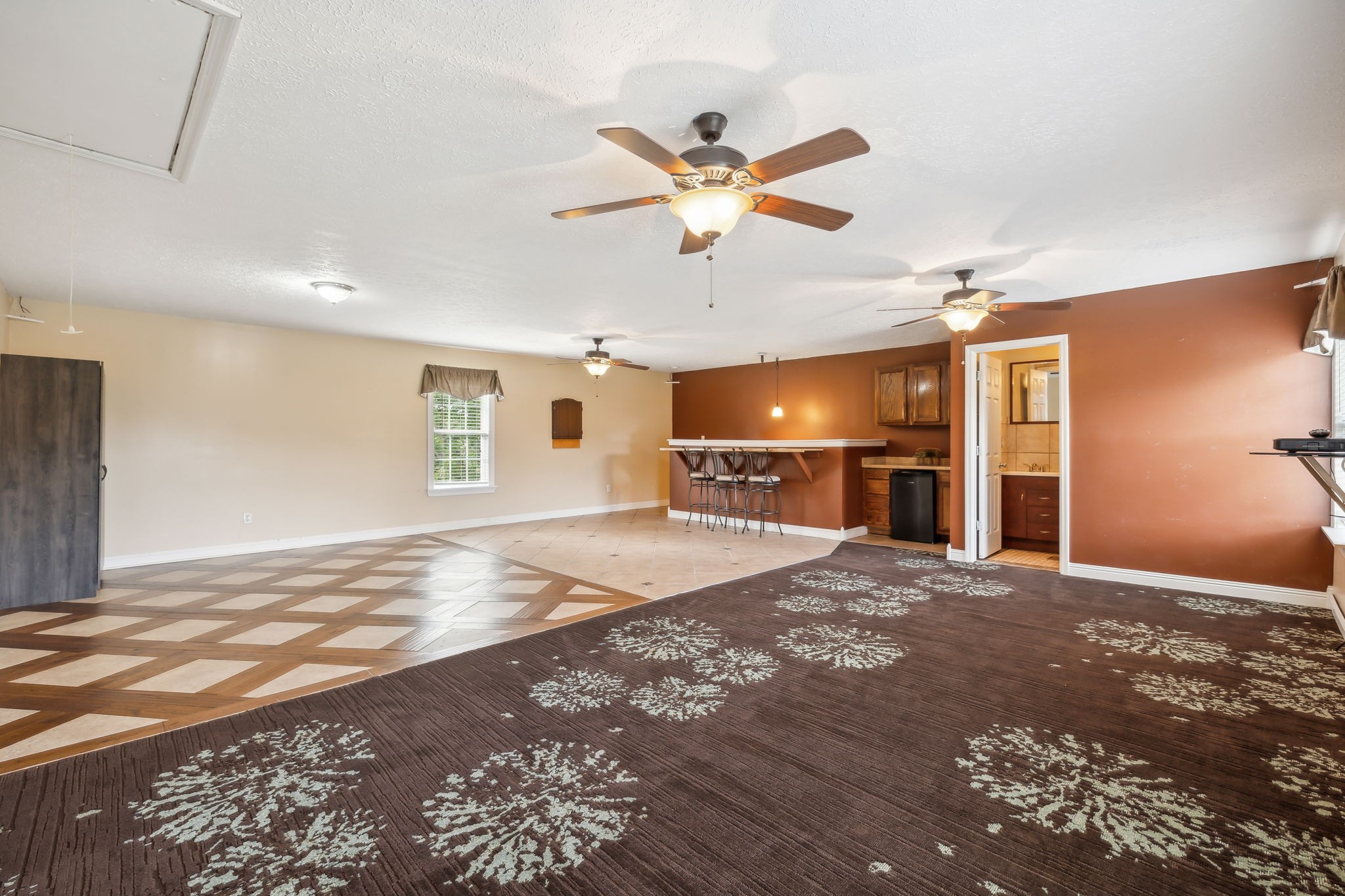 2251 Phillips Rd